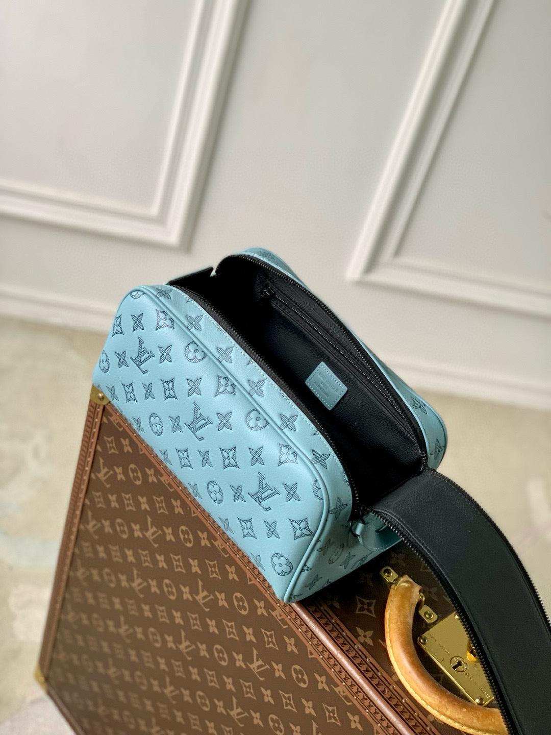 LOU DOPP KIT TOILETRY BAG