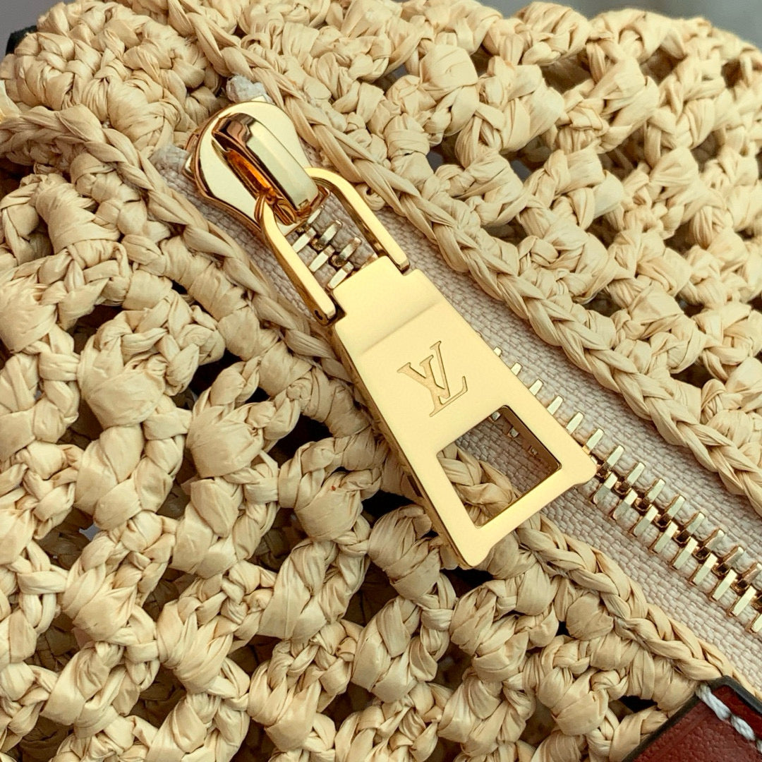 LOU HILLS POCHETTE BAG