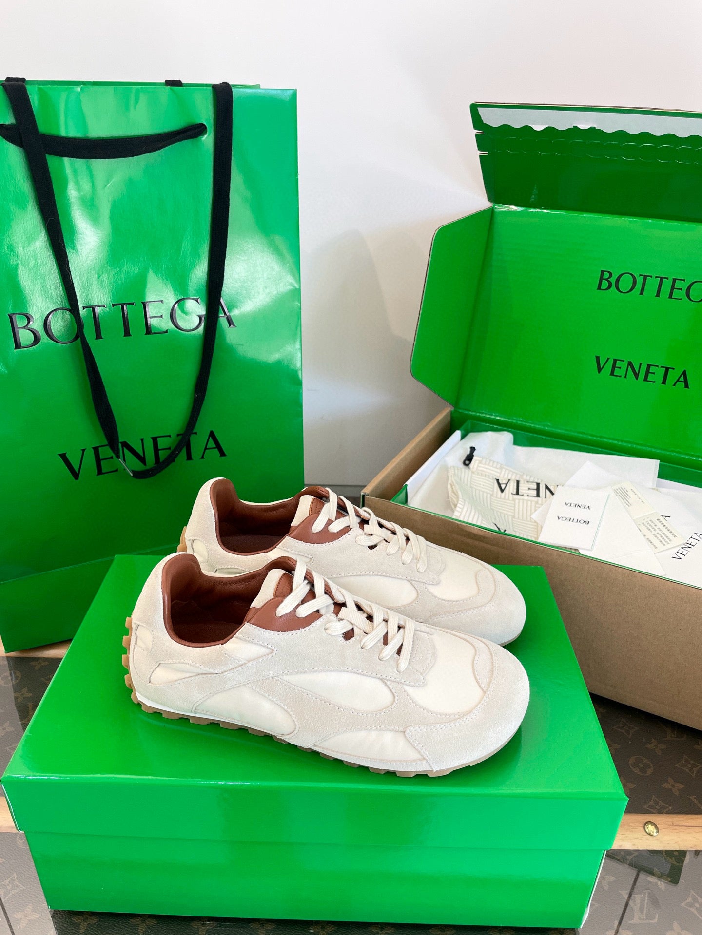 BOTT V ORBIT SNEAKER