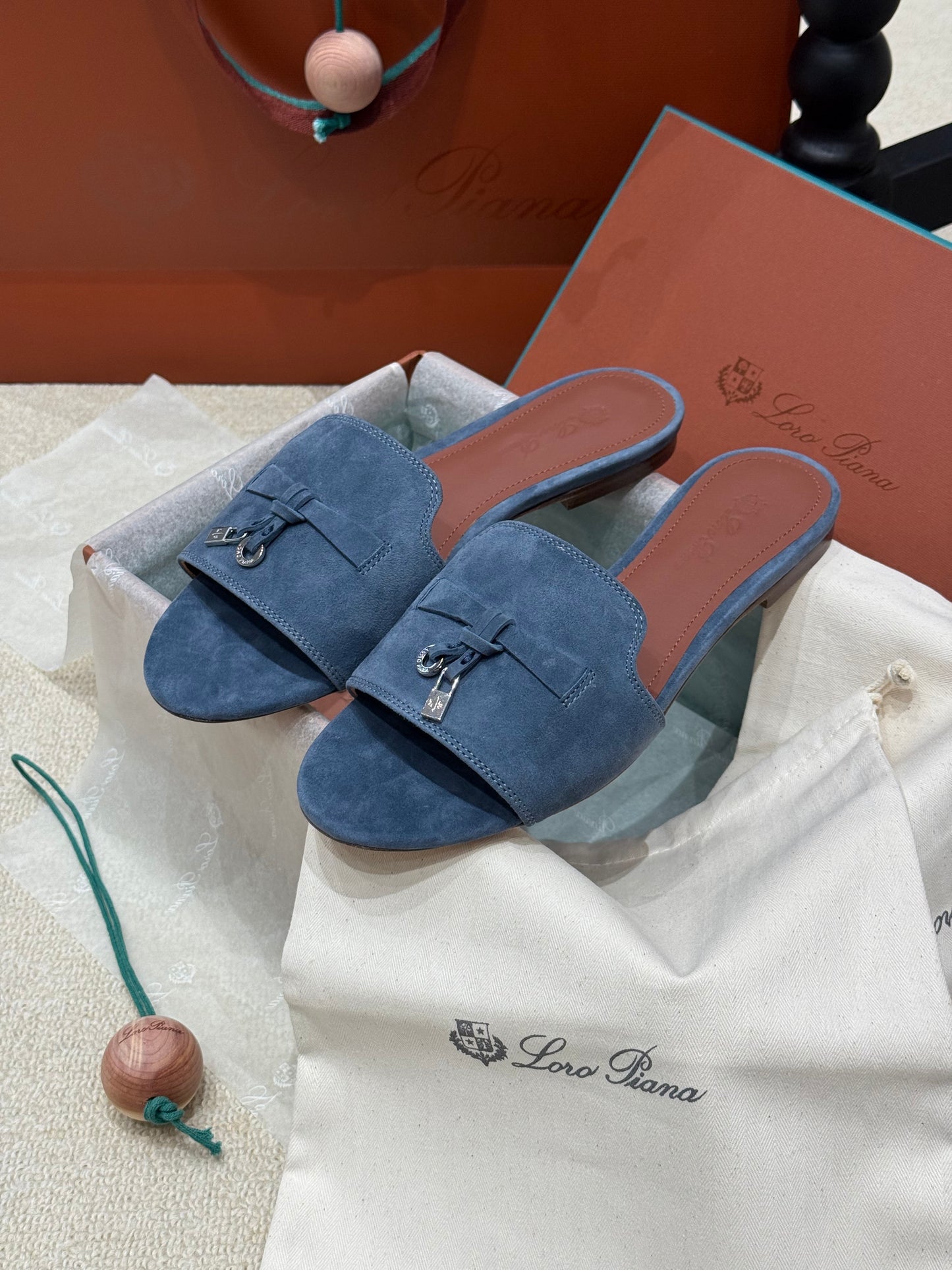 LORO P SUMMER CHARM SLIPPER