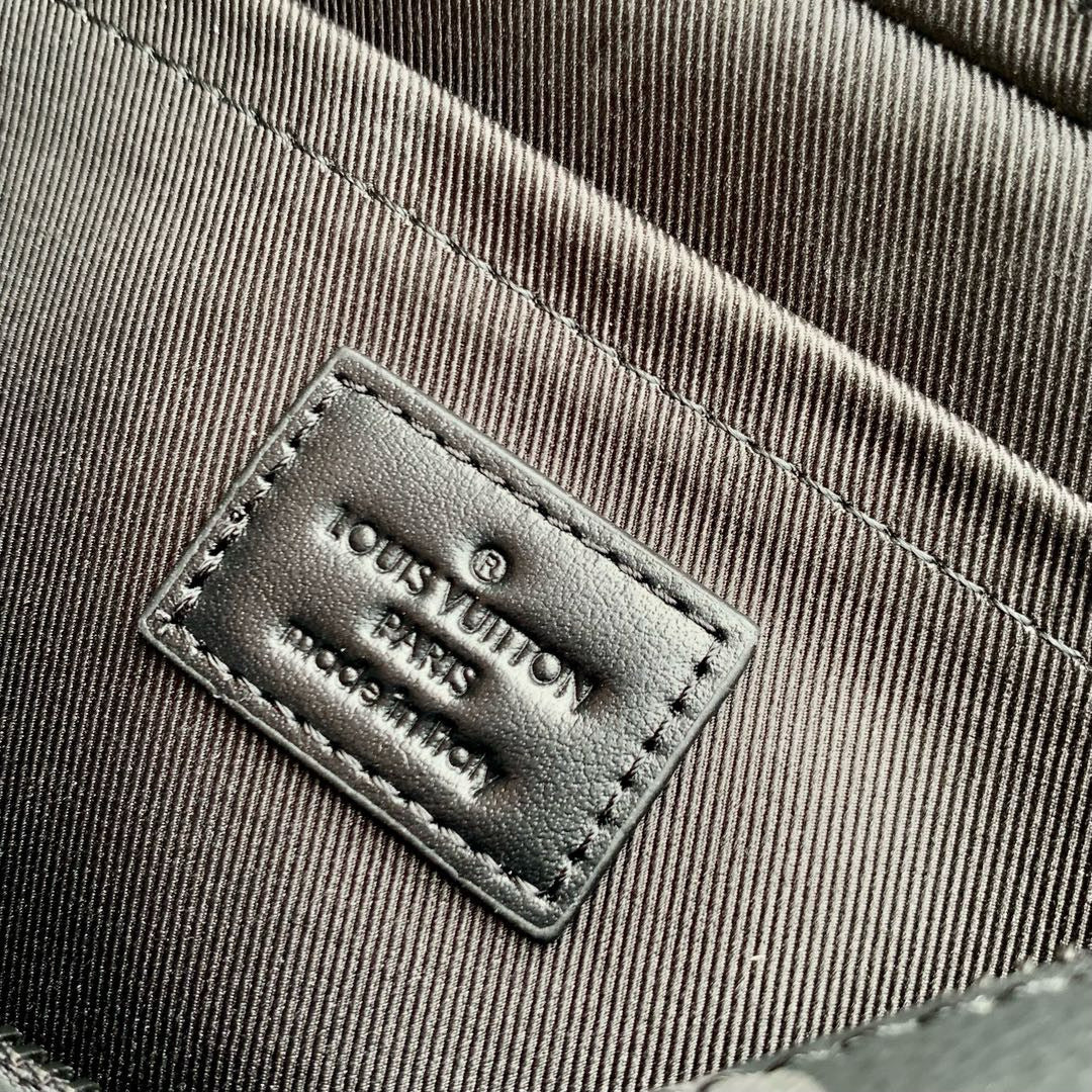 LOU ALPHA MESSENGER BAG
