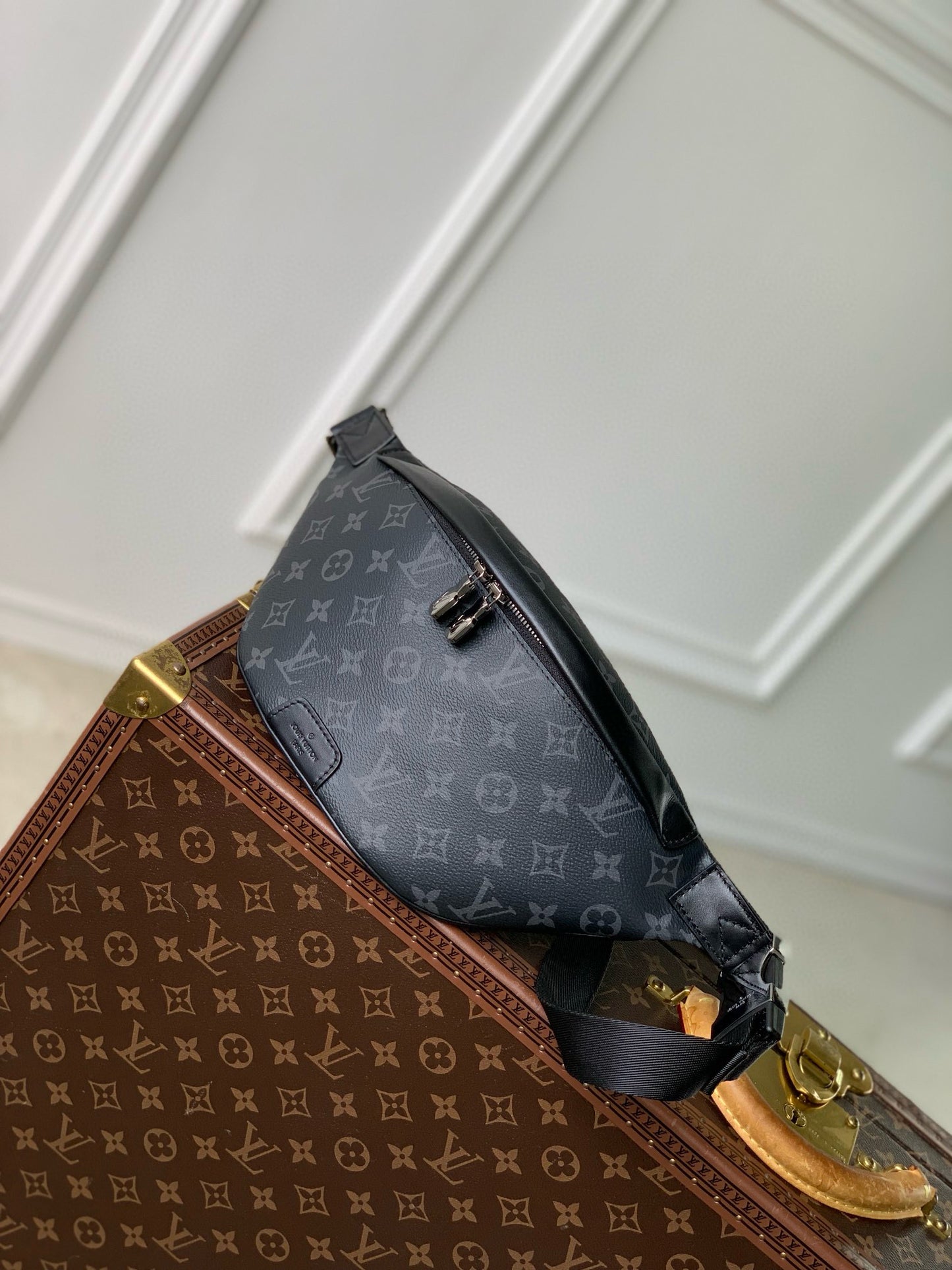 LOU DISCOVERY BUMBAG