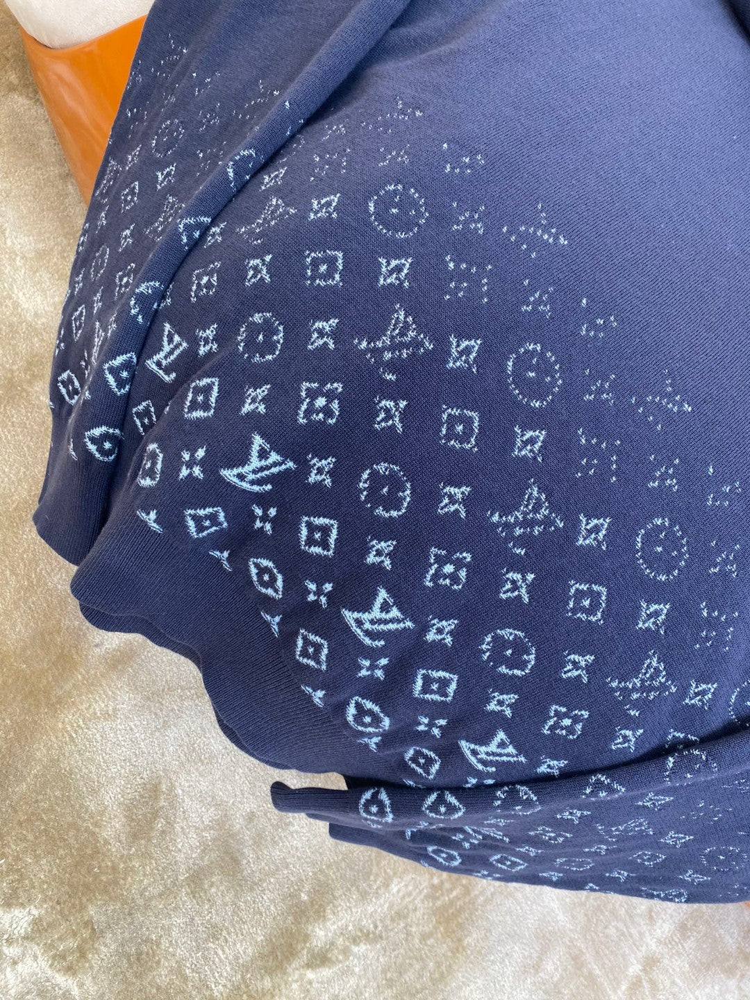 LOU HOODIE