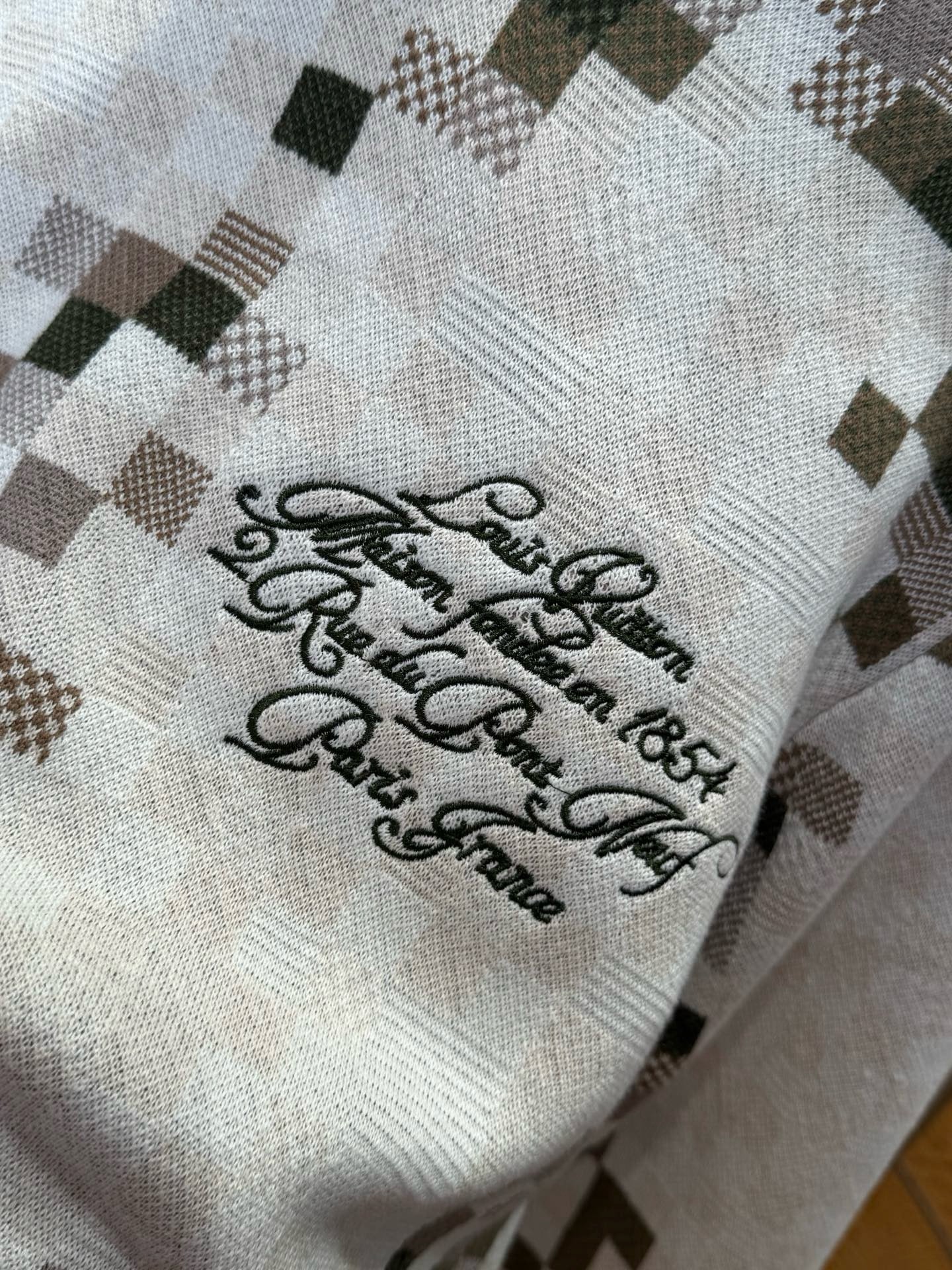 LOU SWEATSHIRT