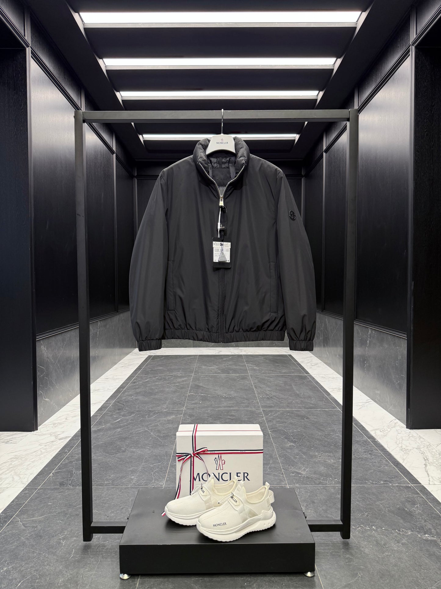 MONC LUSERNA JACKET