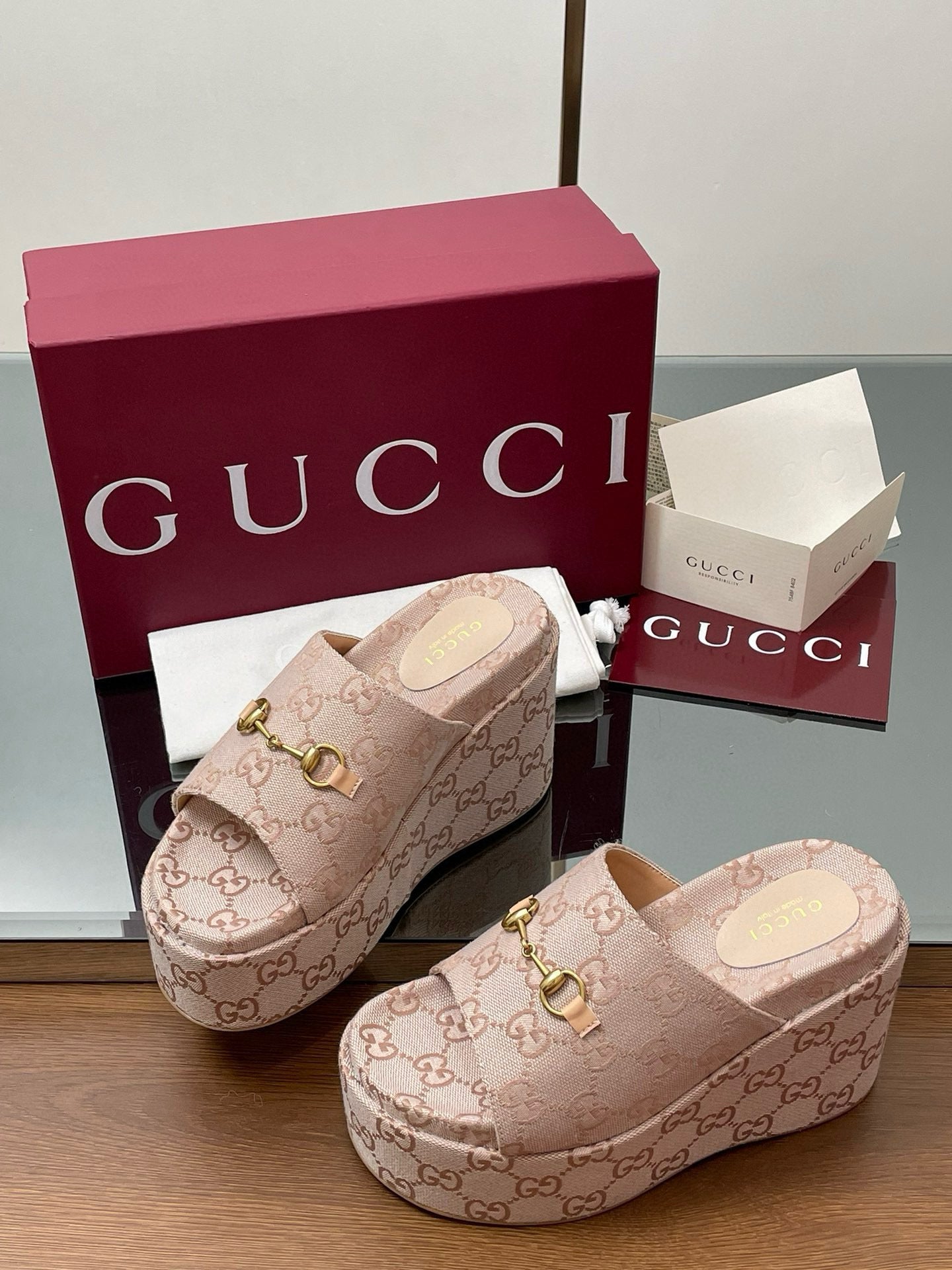 GG WEDGE SANDALS