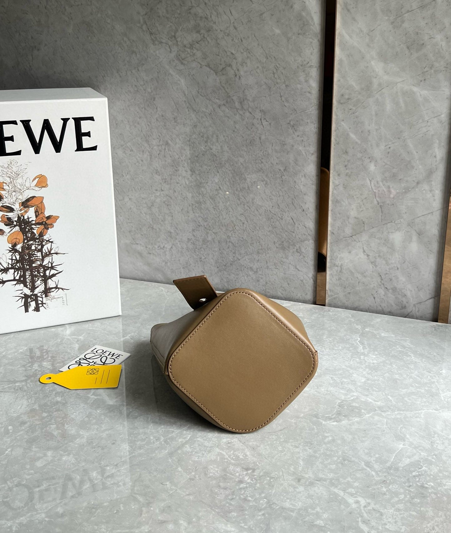 LOEW MINI PEBBLE BUCKET BAG