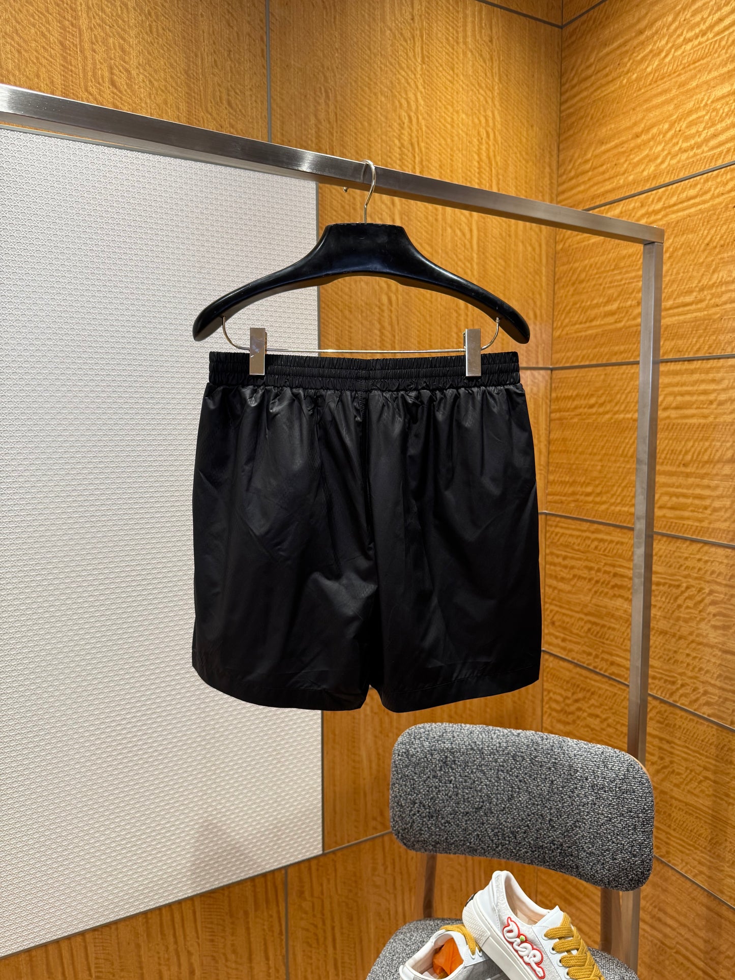 LOU SHORTS
