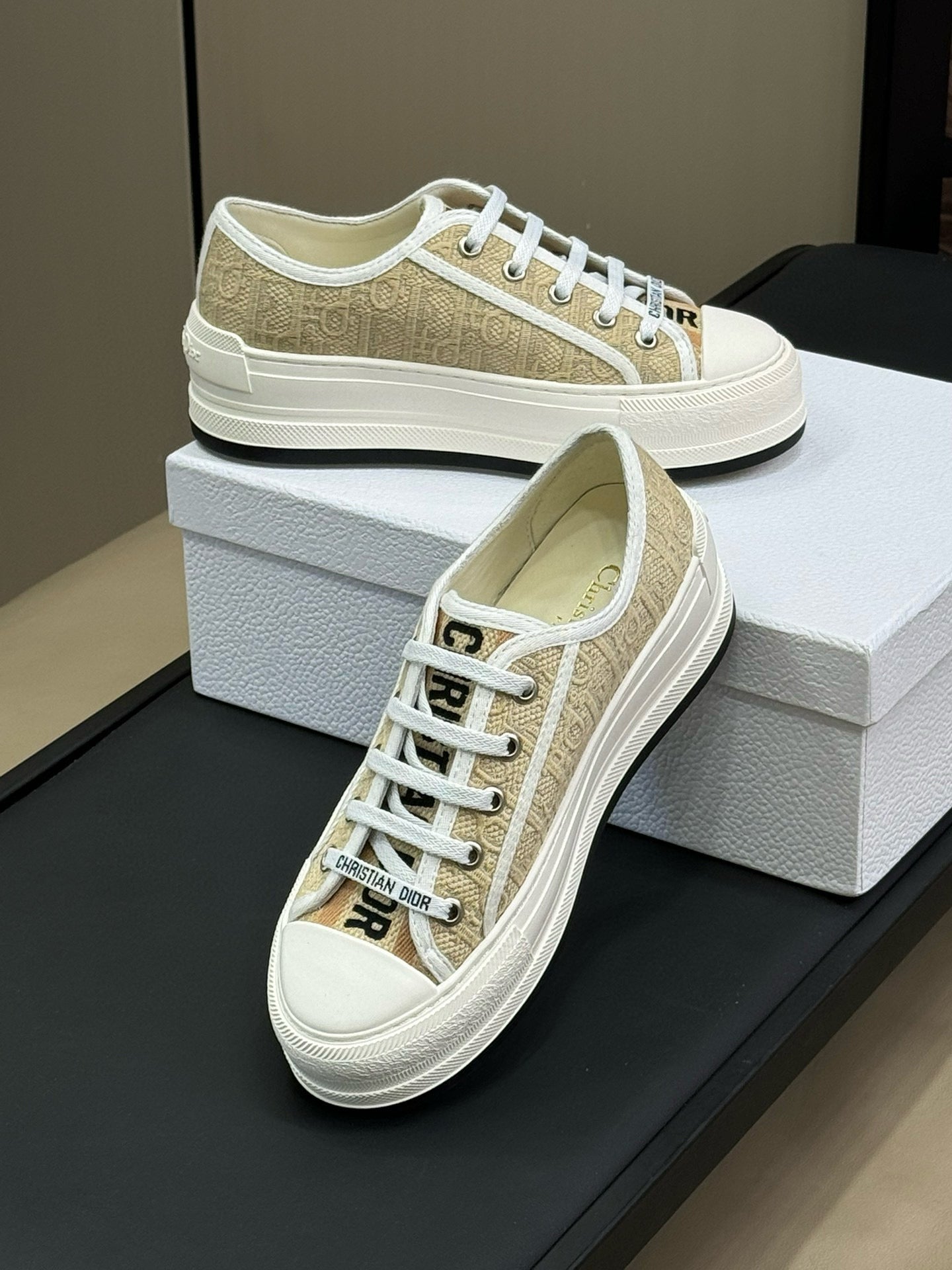 CD PLATFORM SNEAKER