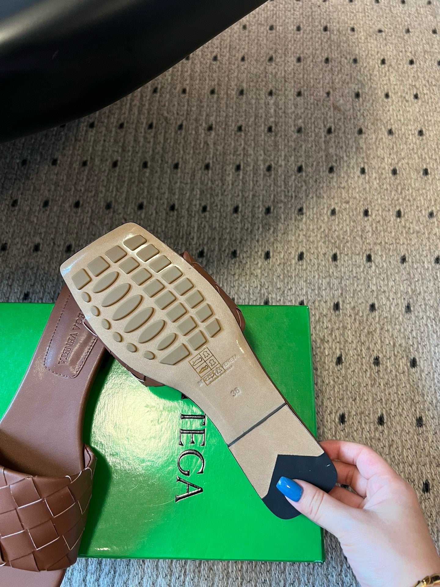 BOTT V SANDALS