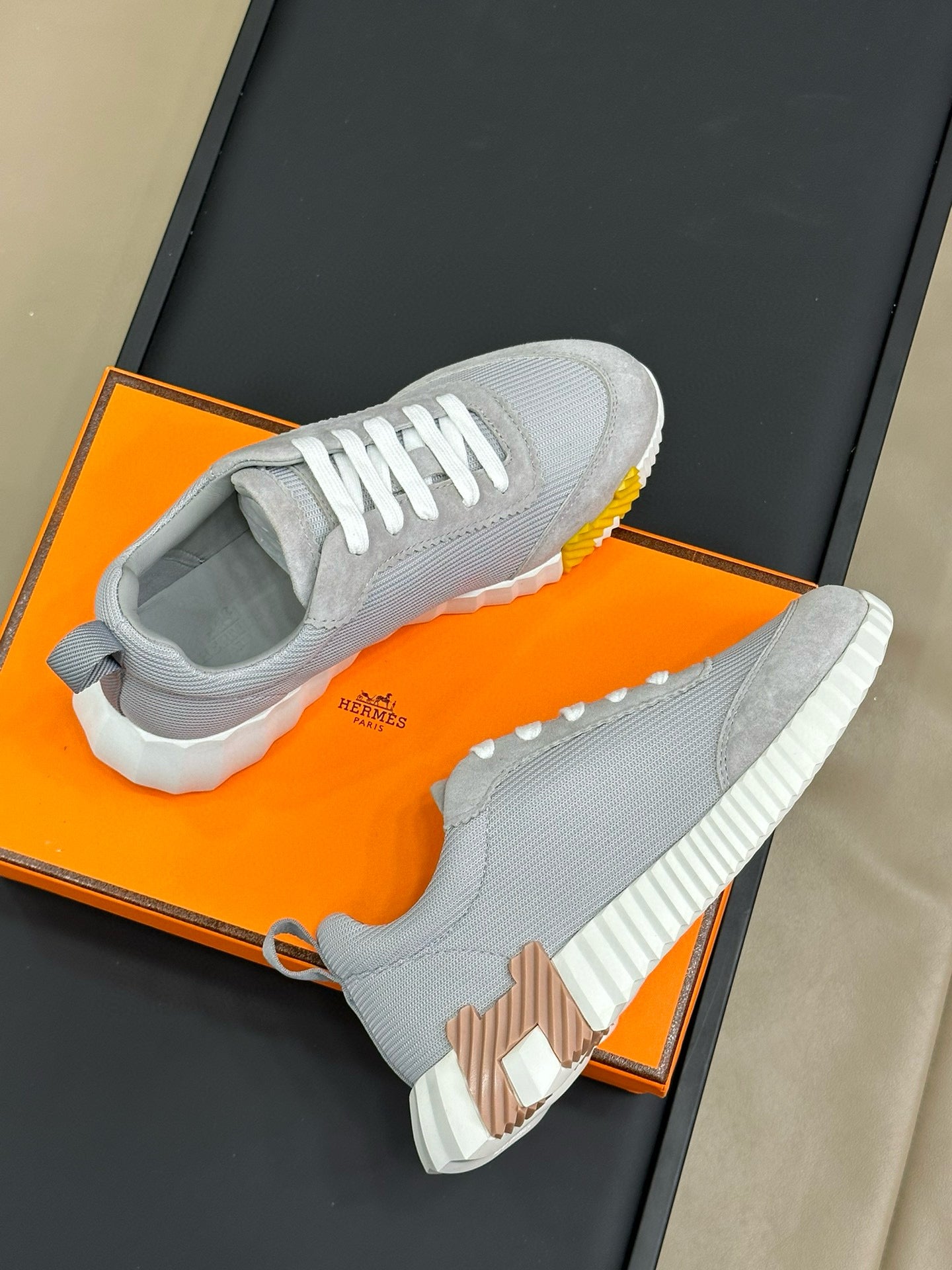 HERM BOUNCING SNEAKER