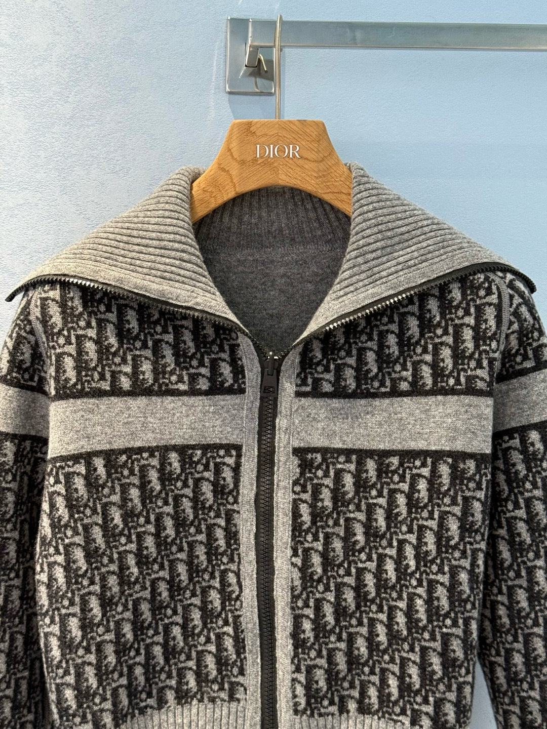 CD ZIP JUMPER
