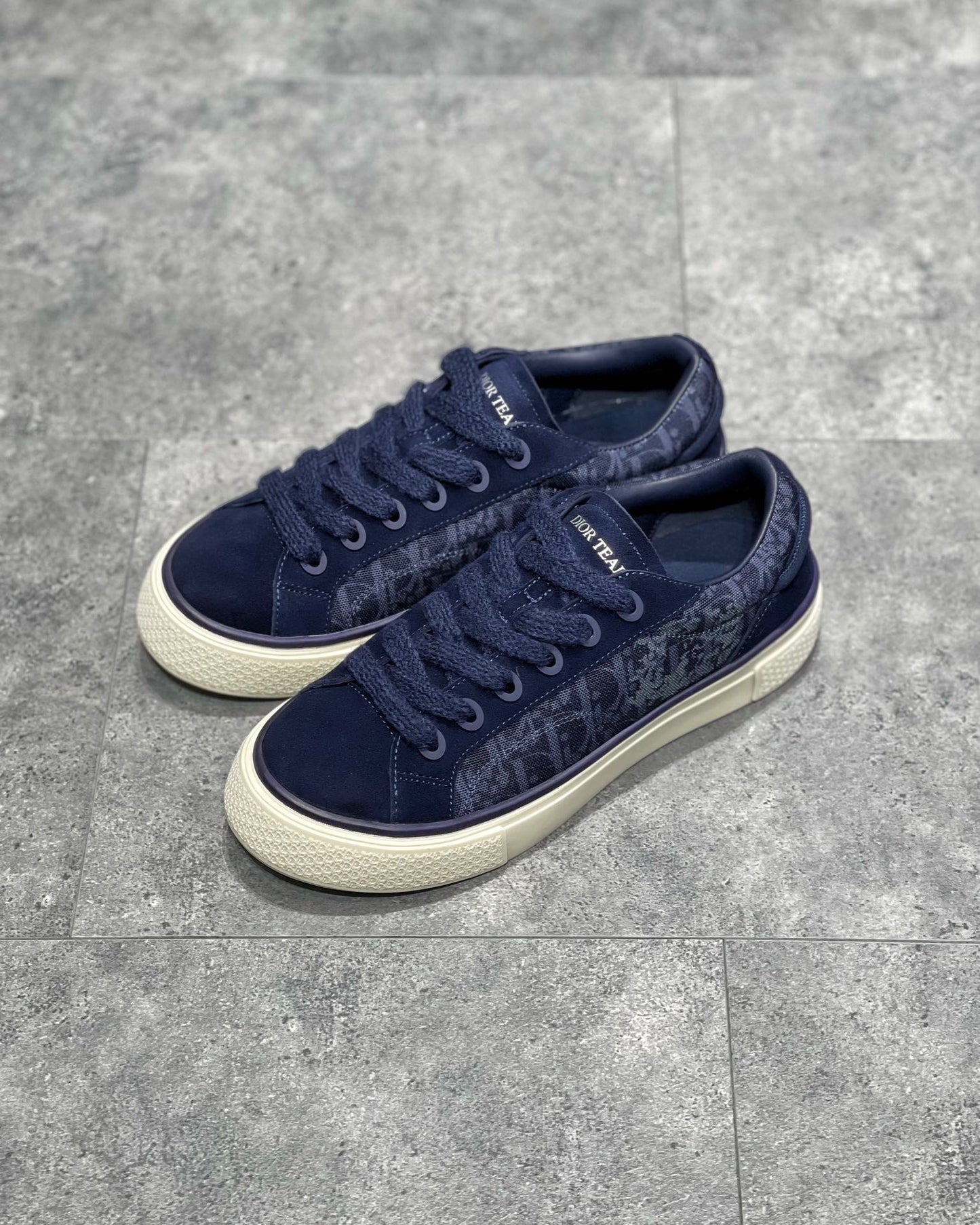 CD B33 SNEAKER