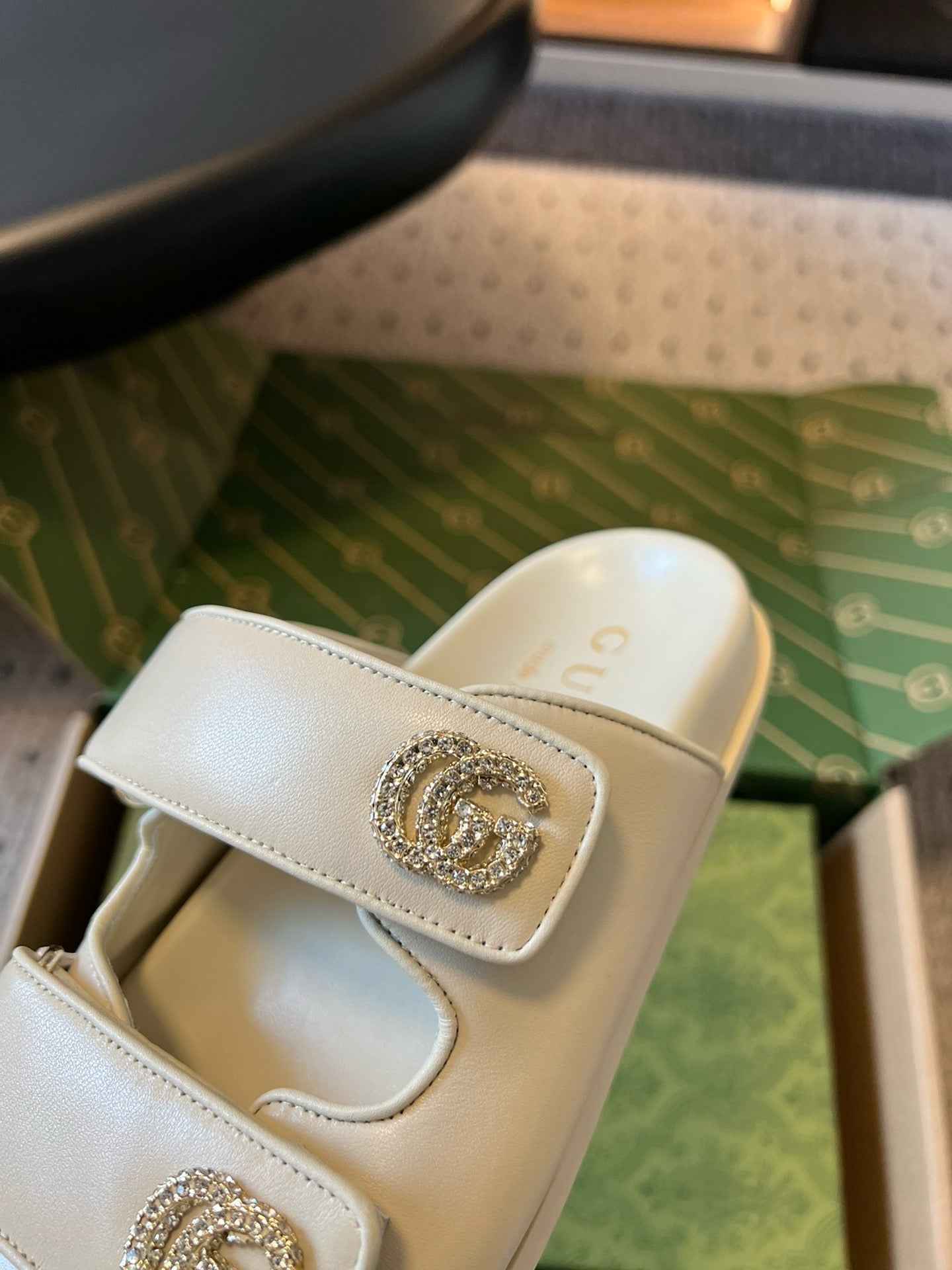 GG SANDALS