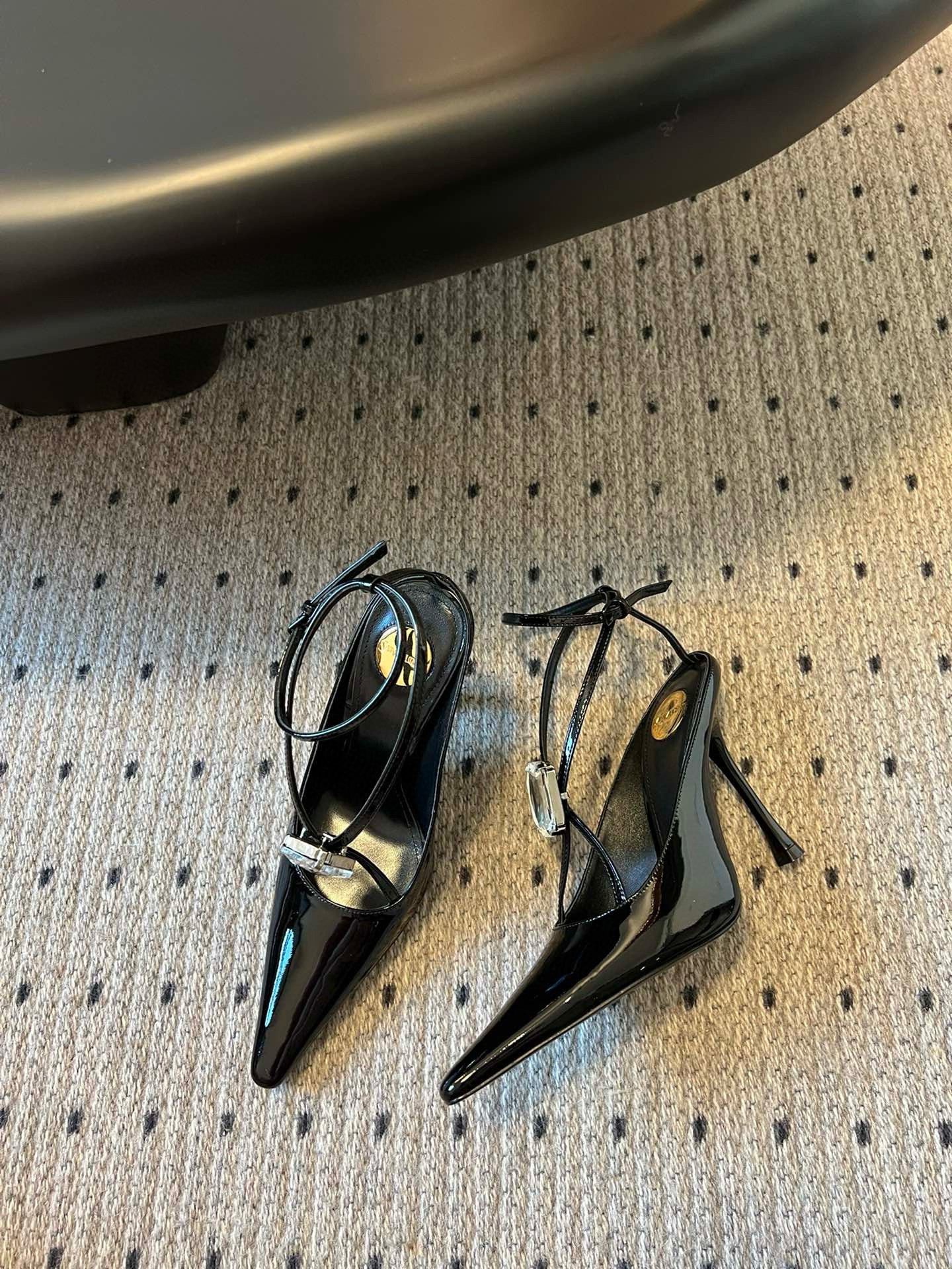 SL HEELS