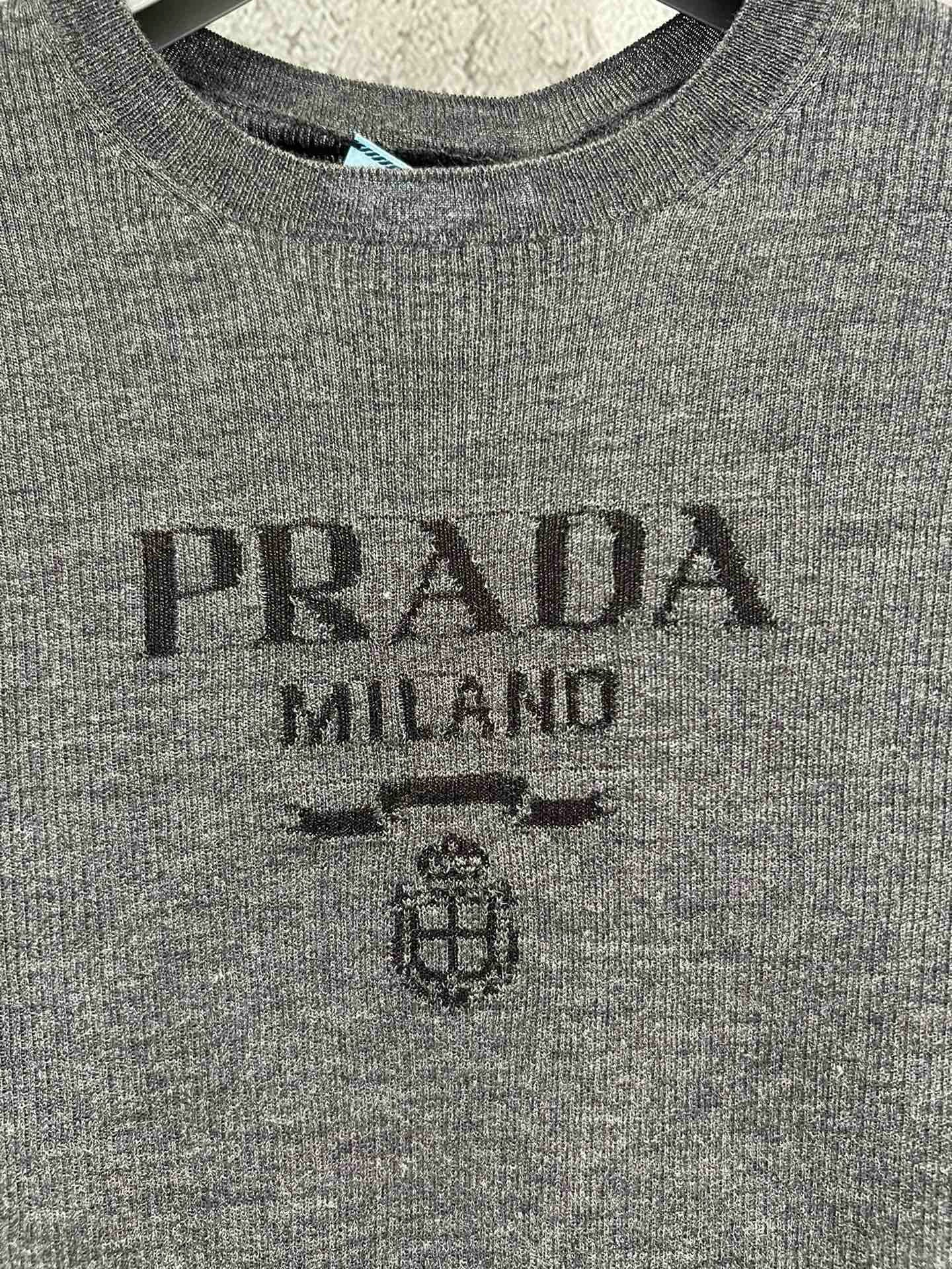 PD KNITTED TOP
