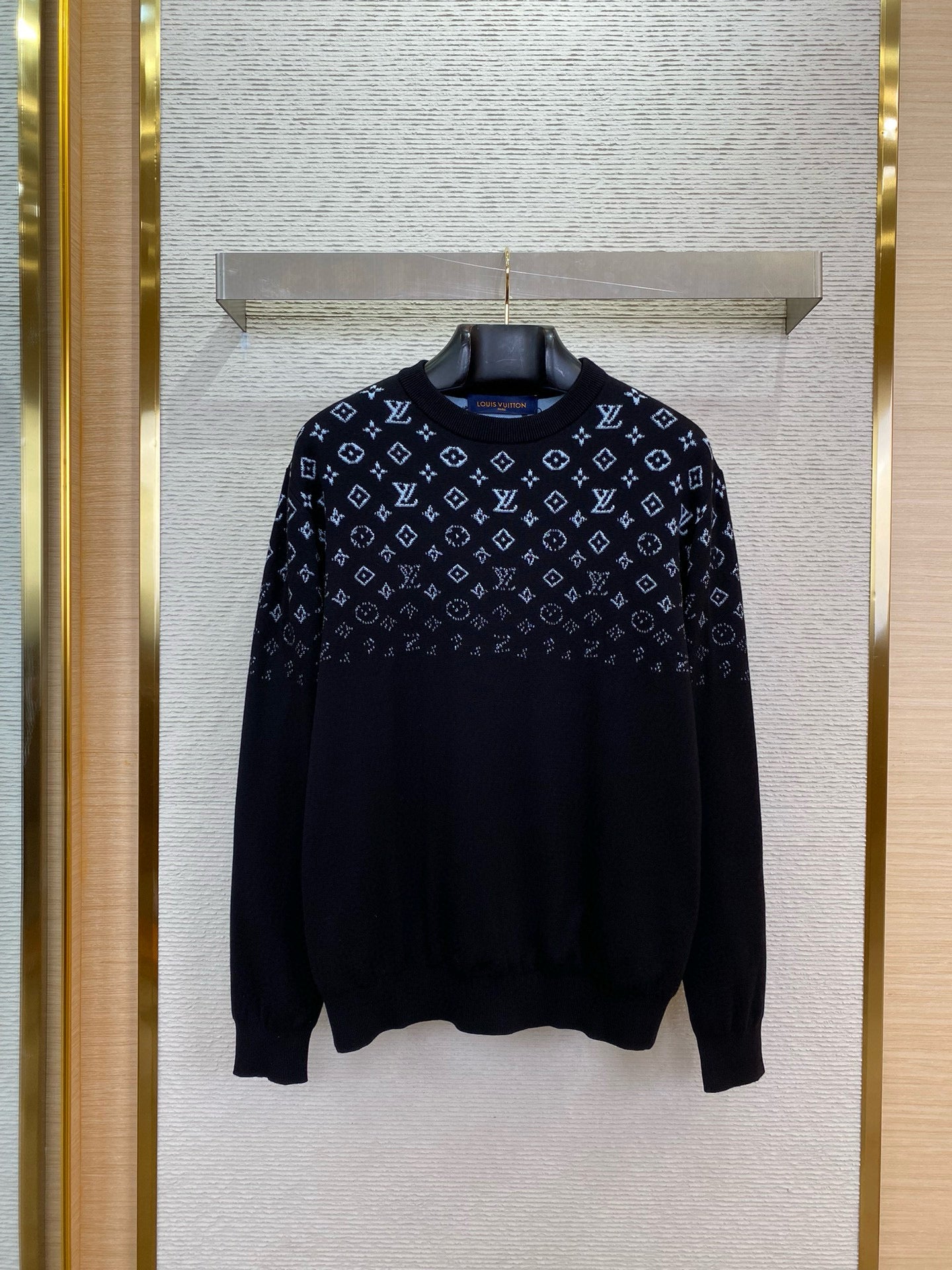 LOU JUMPER