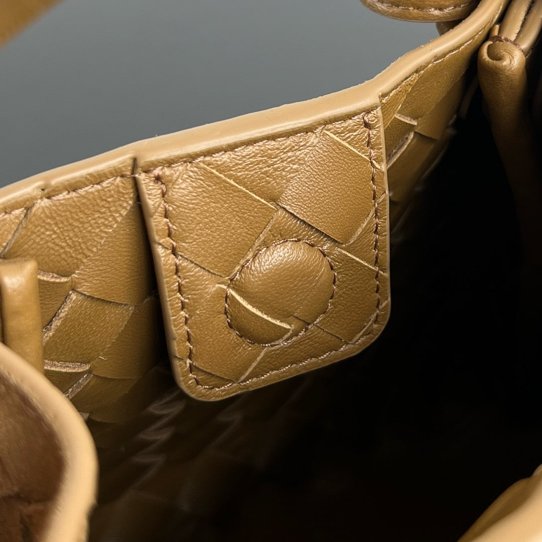 BOTT SMALL PARACHUTE CHAIN BAG