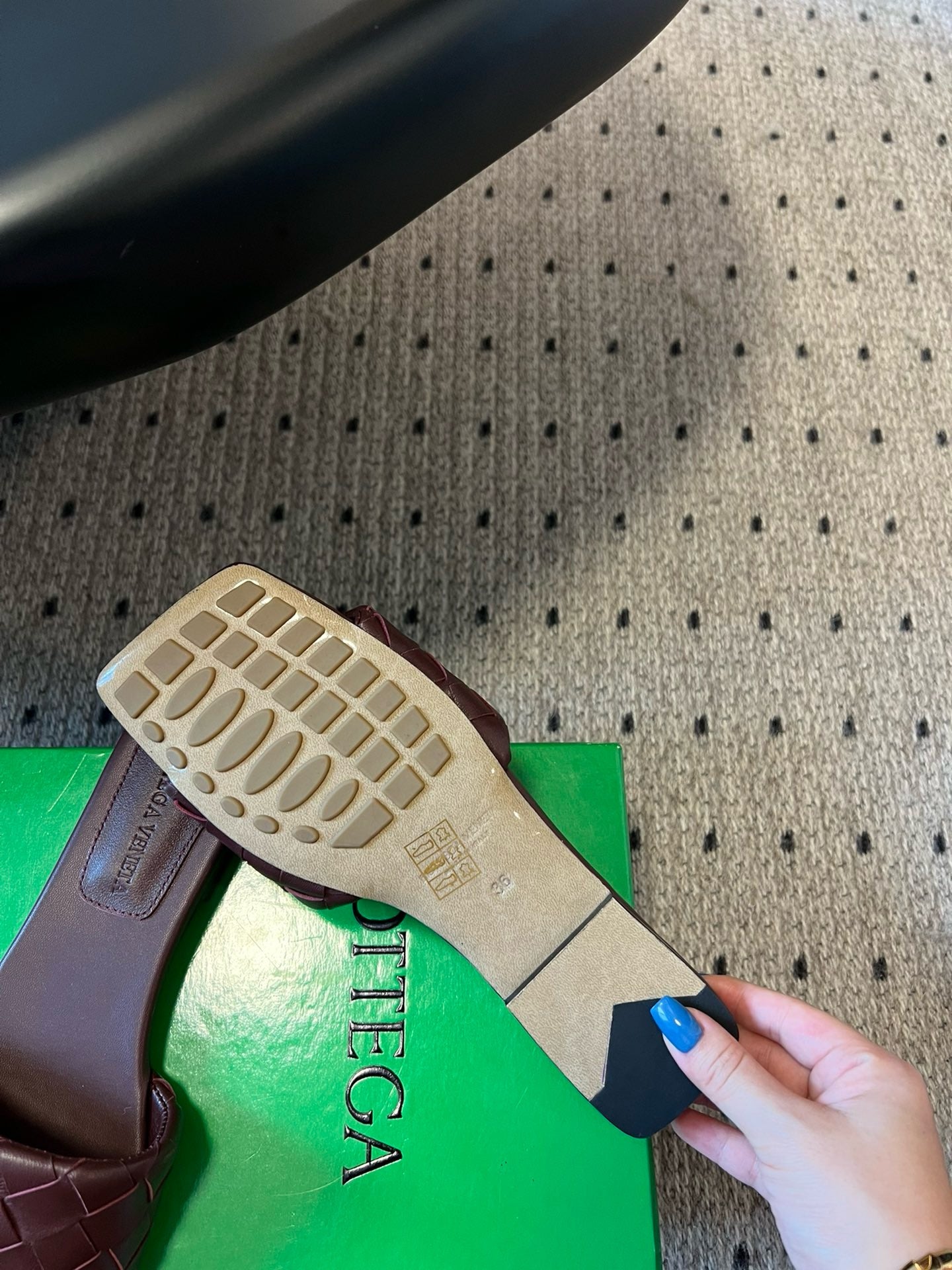 BOTT V SANDALS