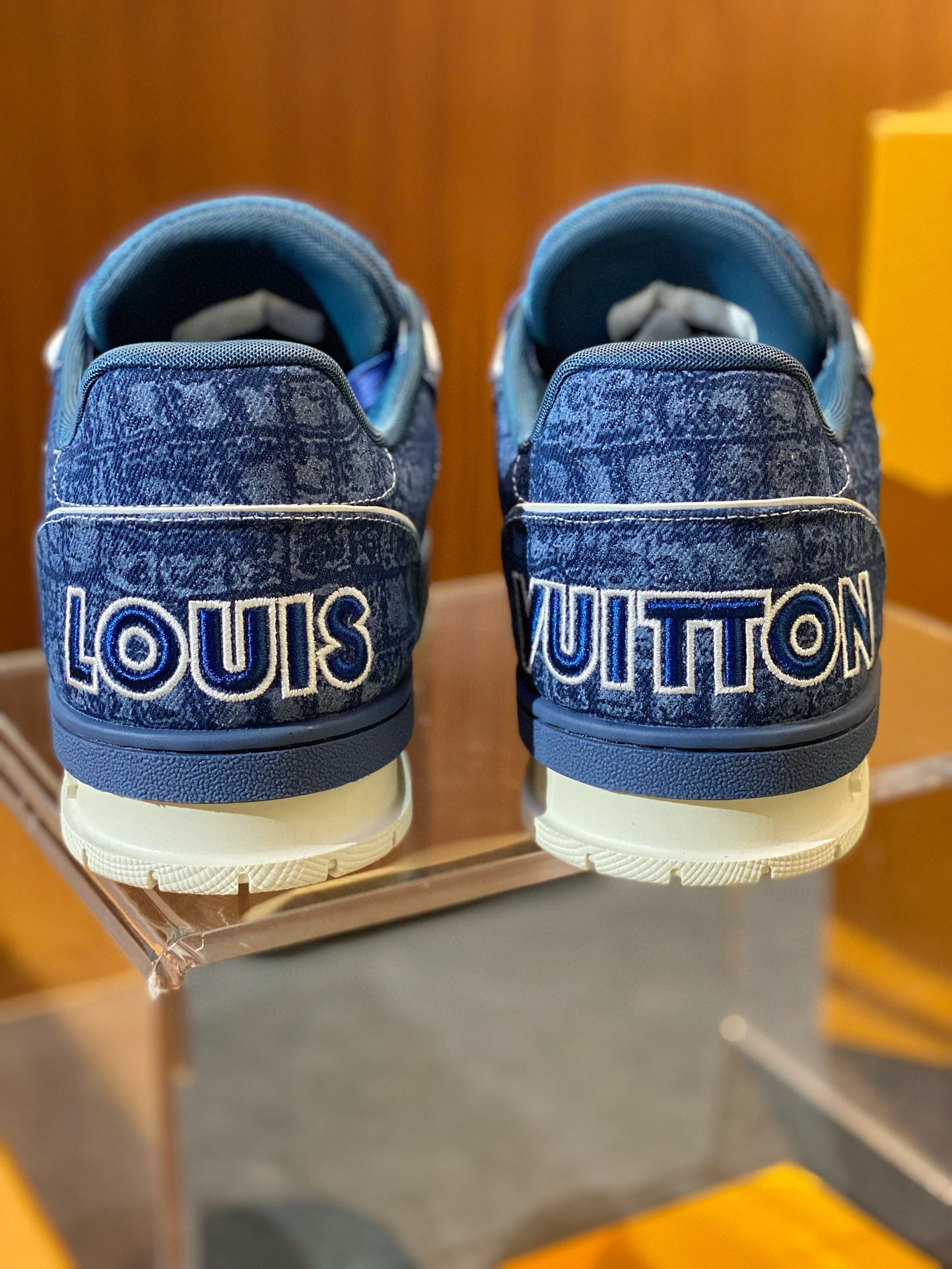 LOU TRAINERS
