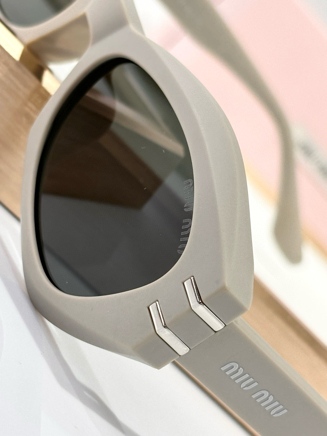 MIU M SUNGLASSES