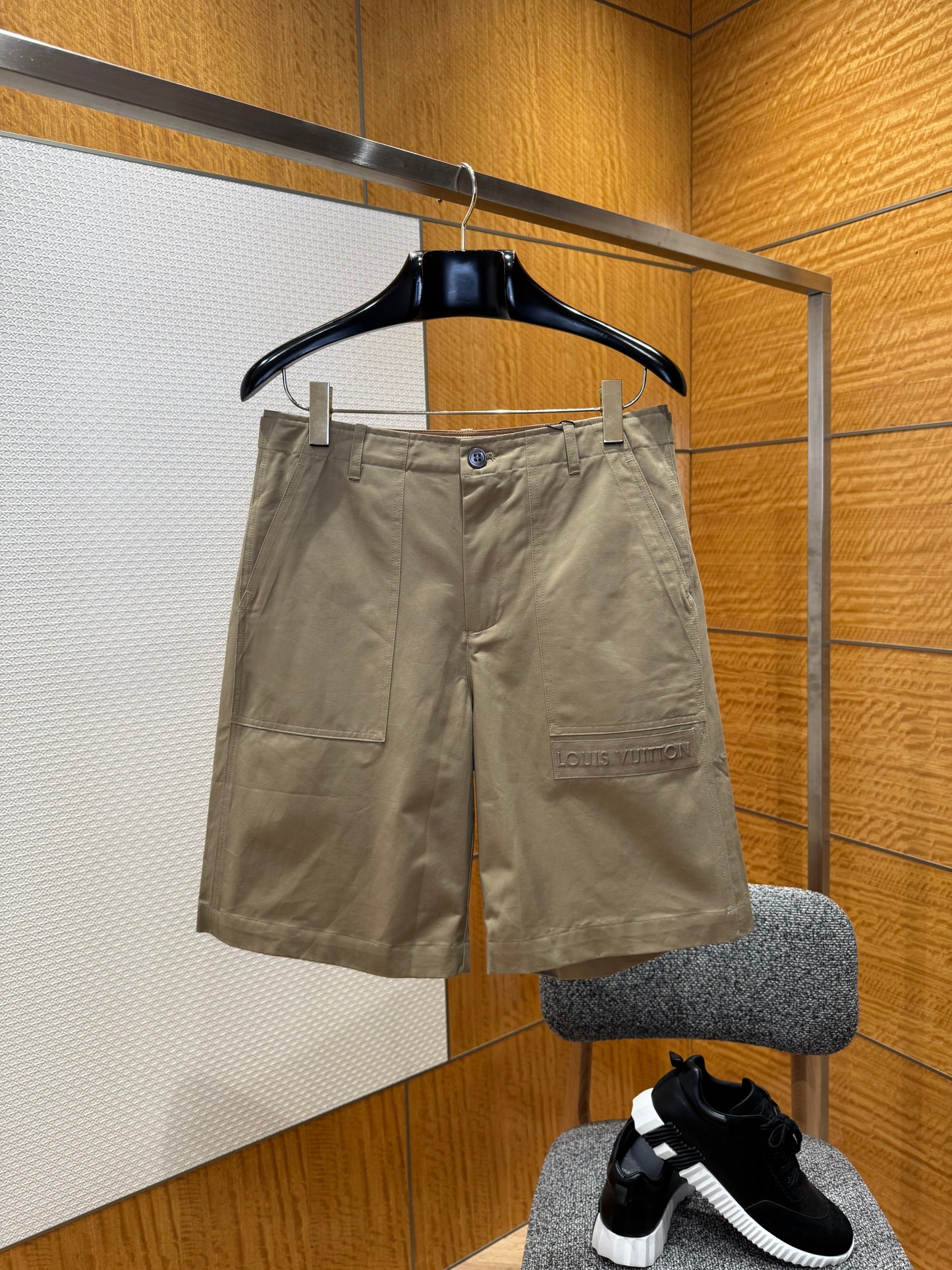 LOU SHORTS