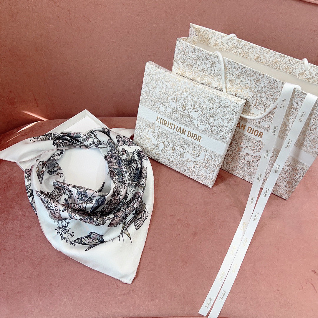 CD SCARVE