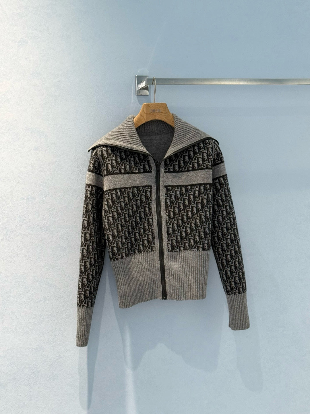 CD ZIP JUMPER