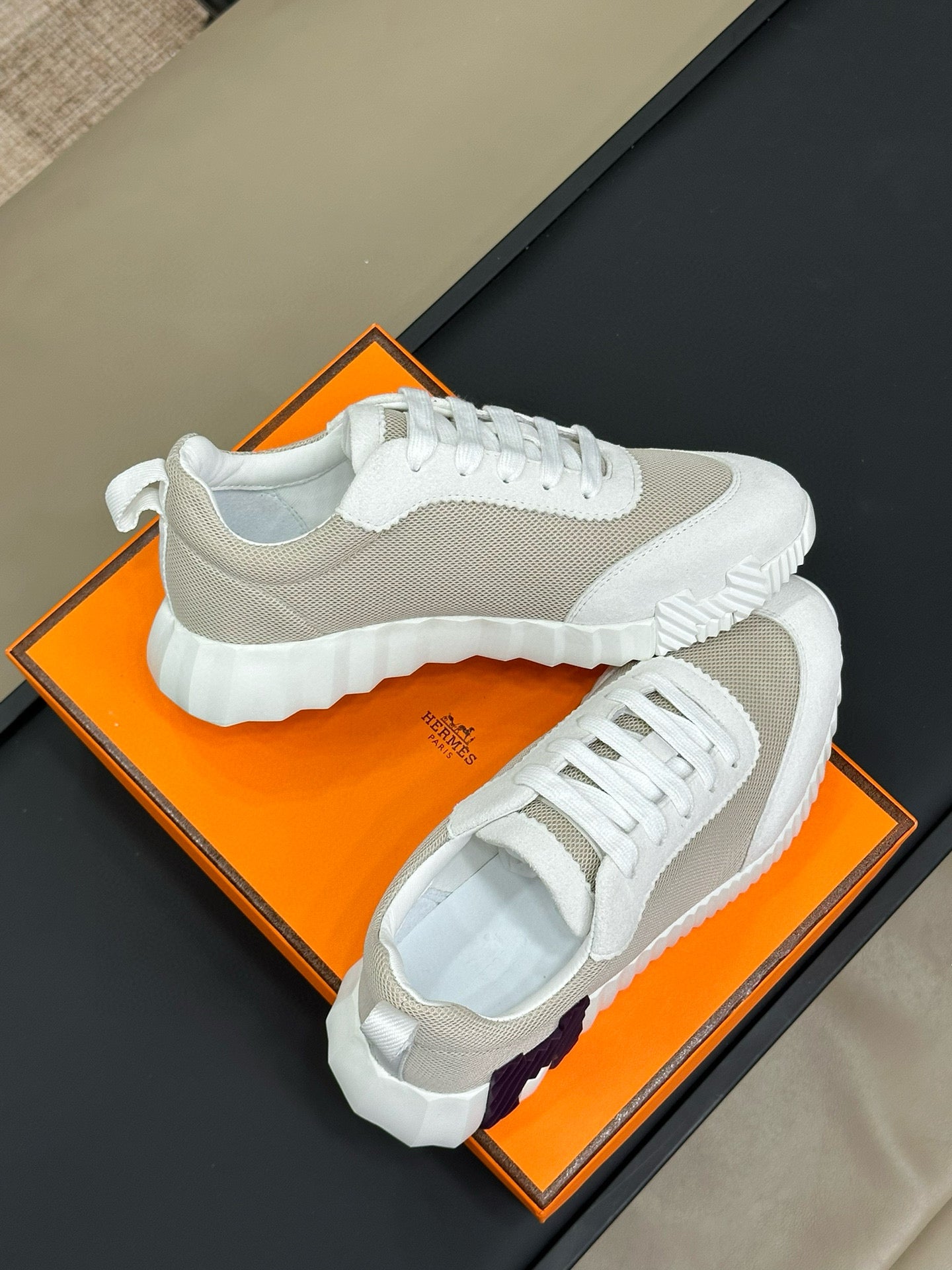 HERM BOUNCING SNEAKER