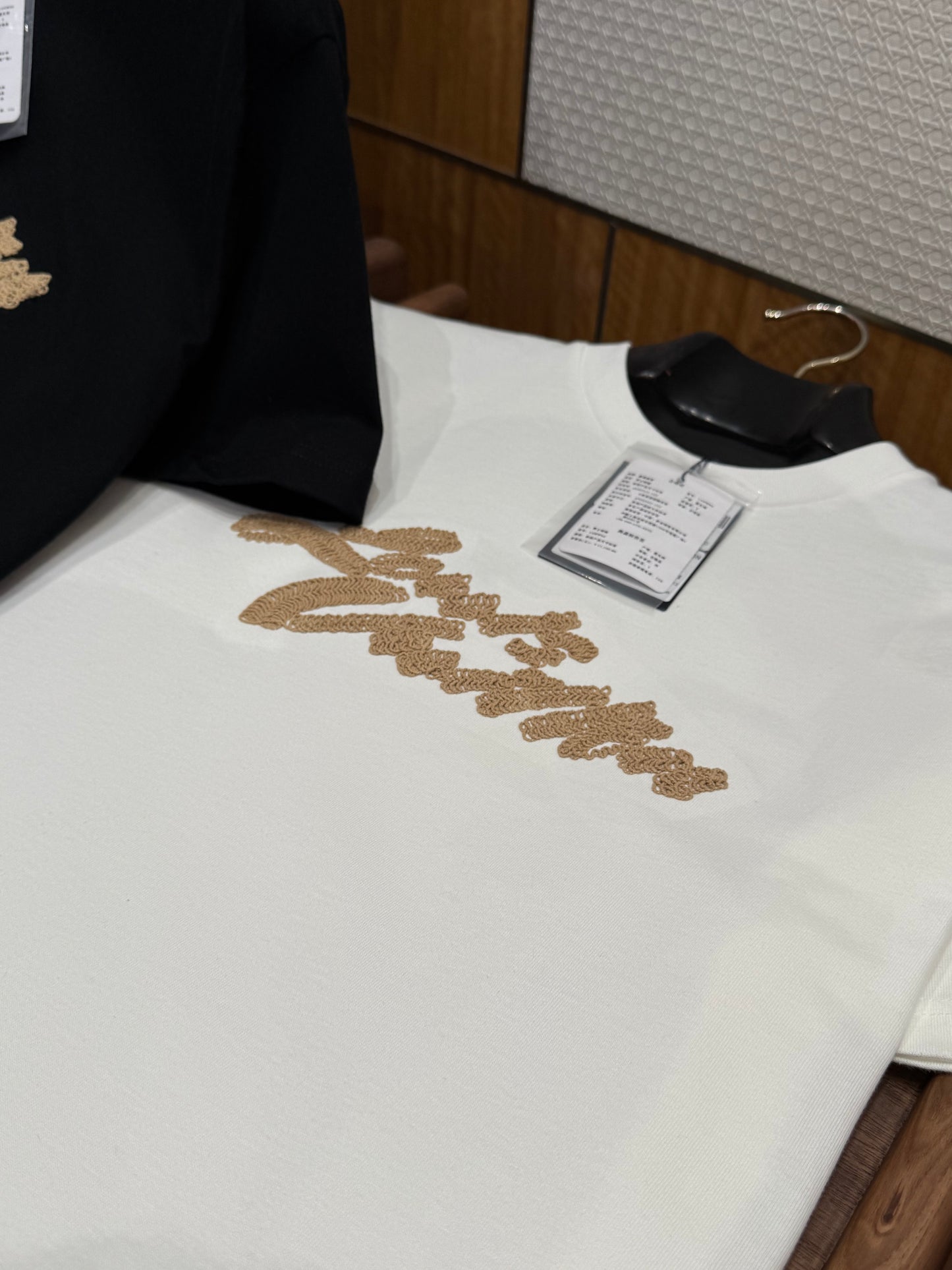 LOU T-SHIRT