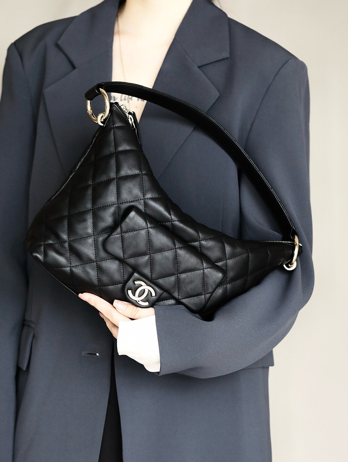 CC 23B HOBO BAG
