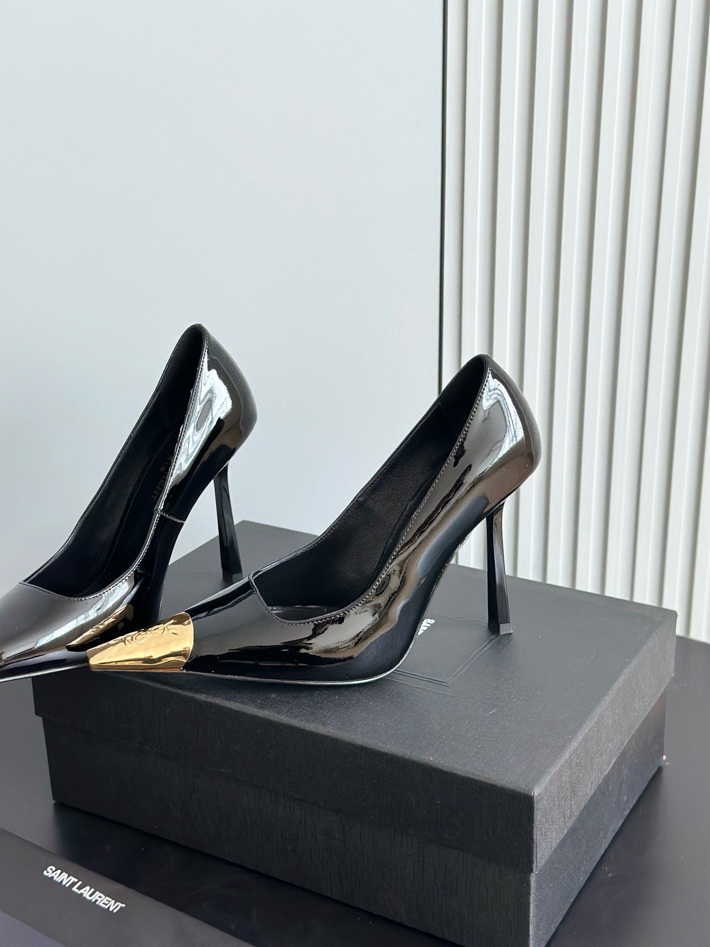 SL HEELS