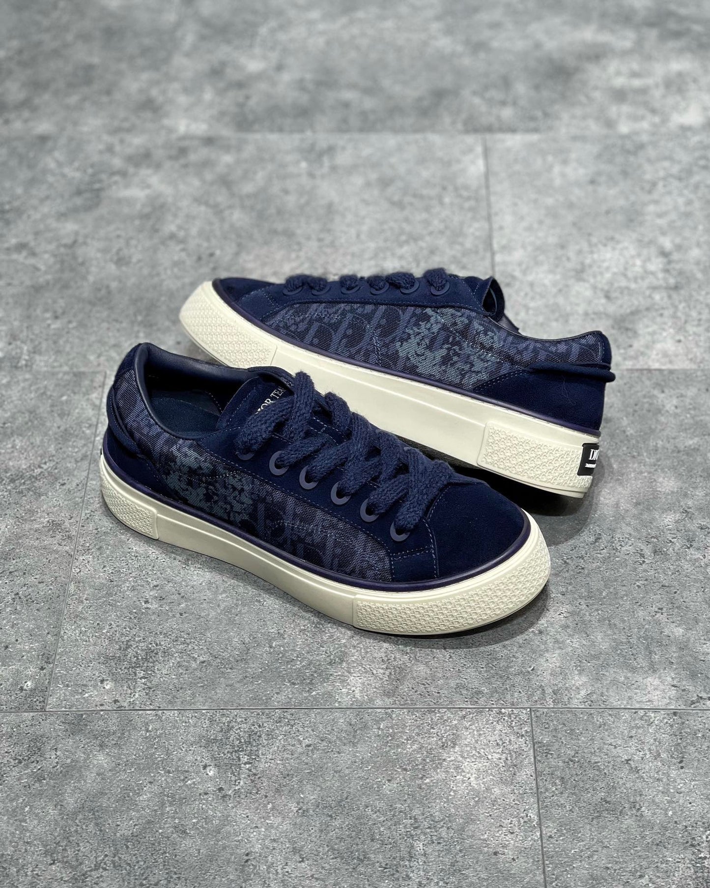 CD B33 SNEAKER