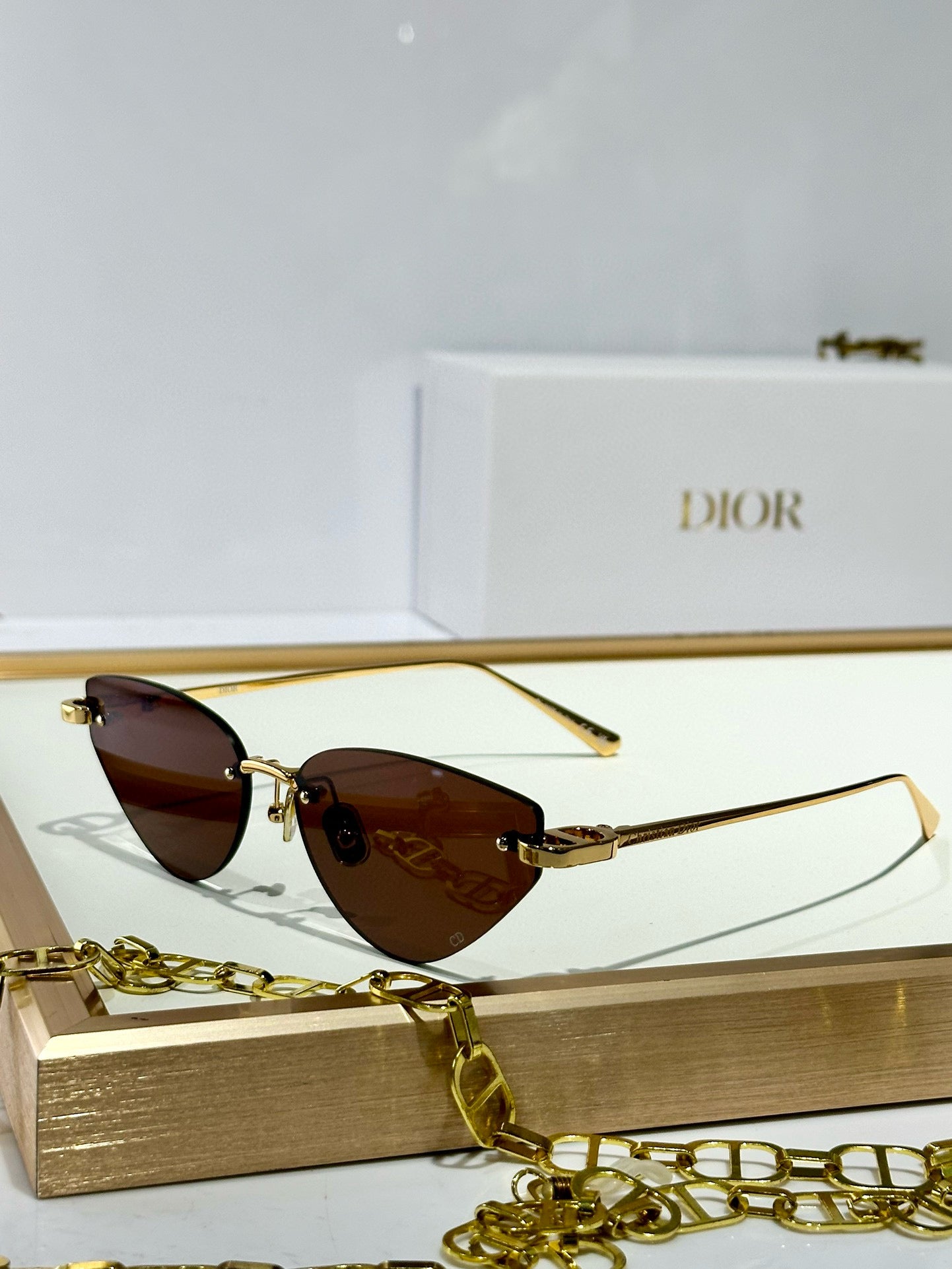 CD SUNGLASSES