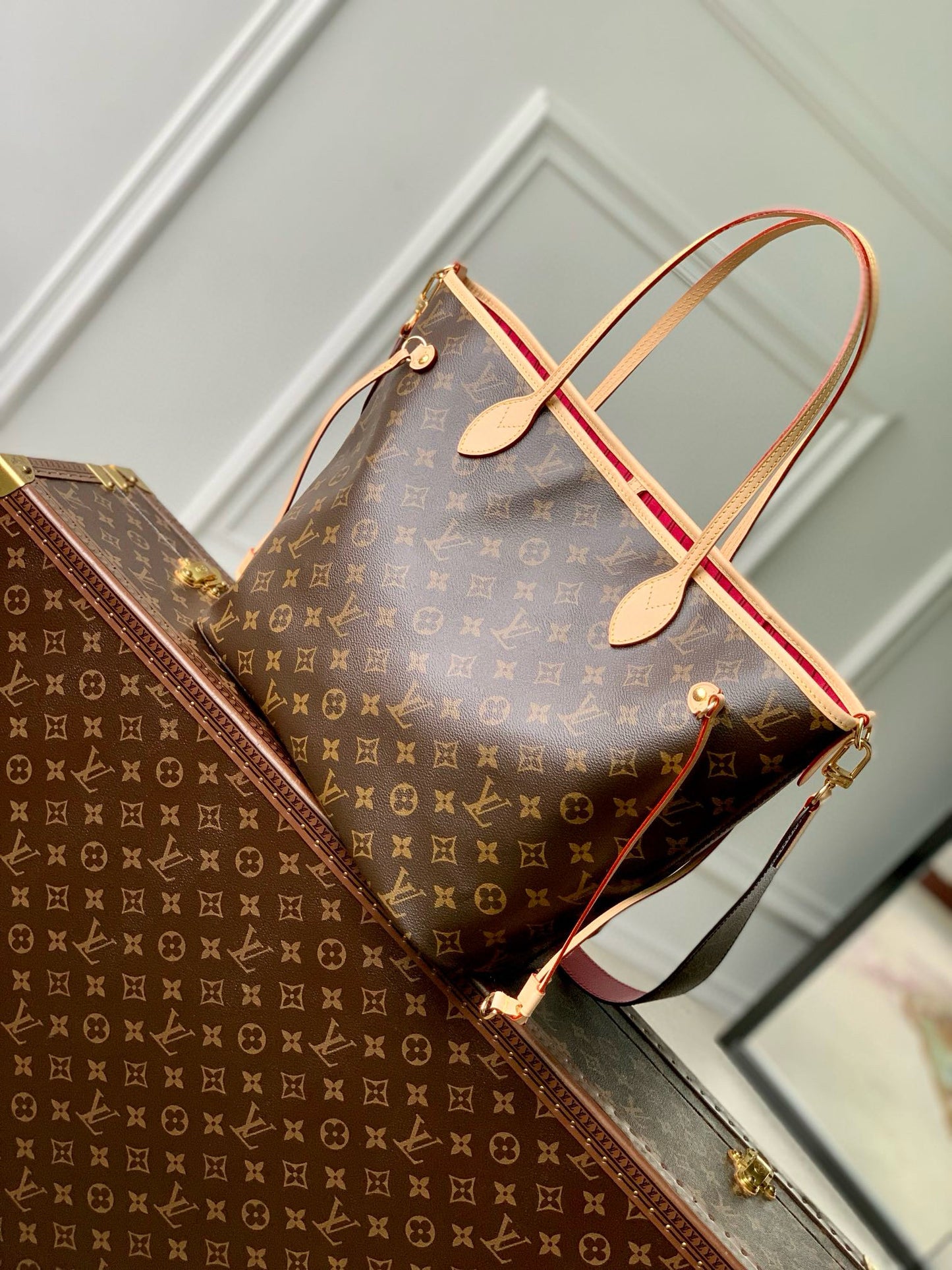 LOU NEVERFULL INSIDE OUT MM TOTE BAG