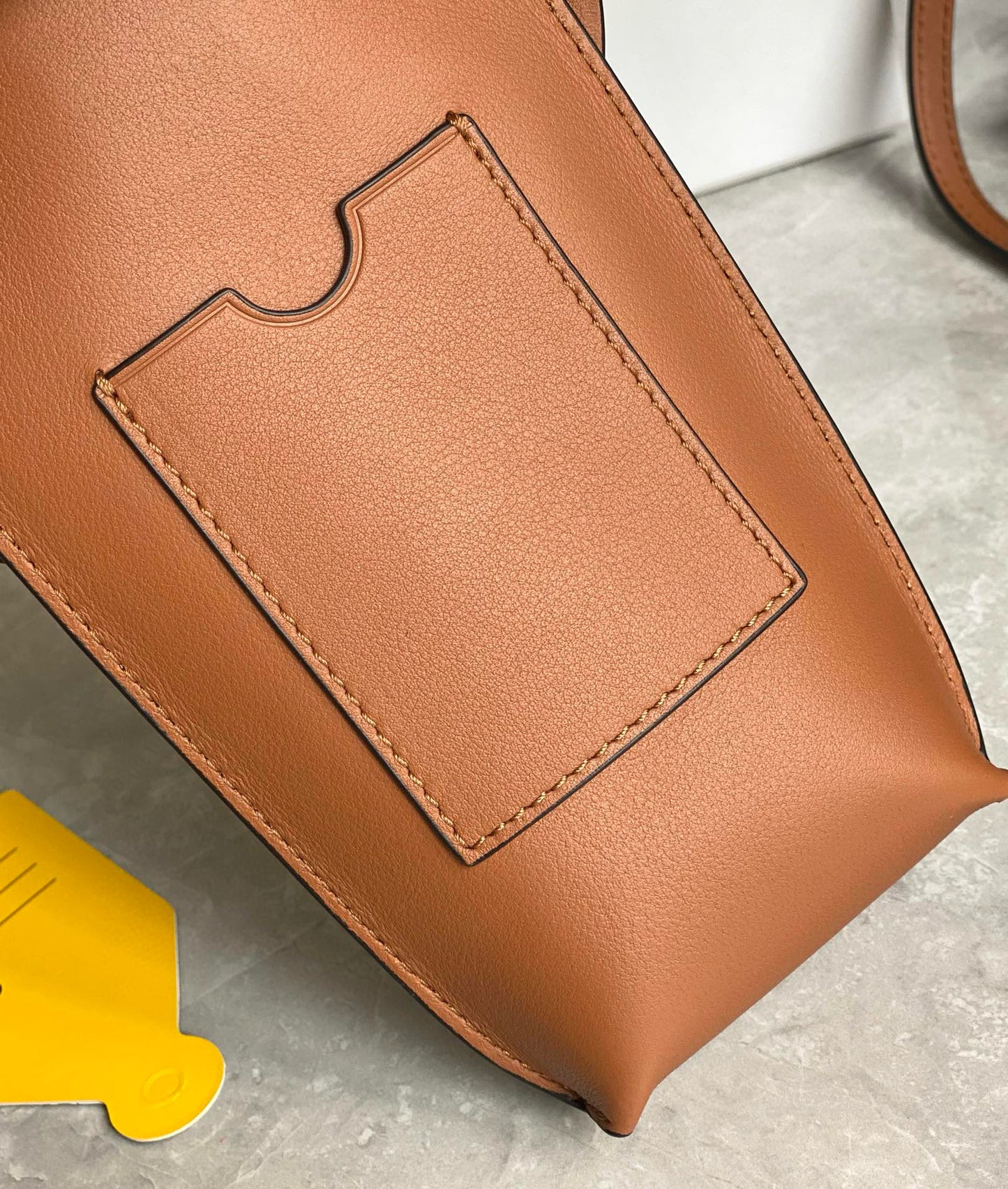 LOEW ELEPHANT POCKET BAG
