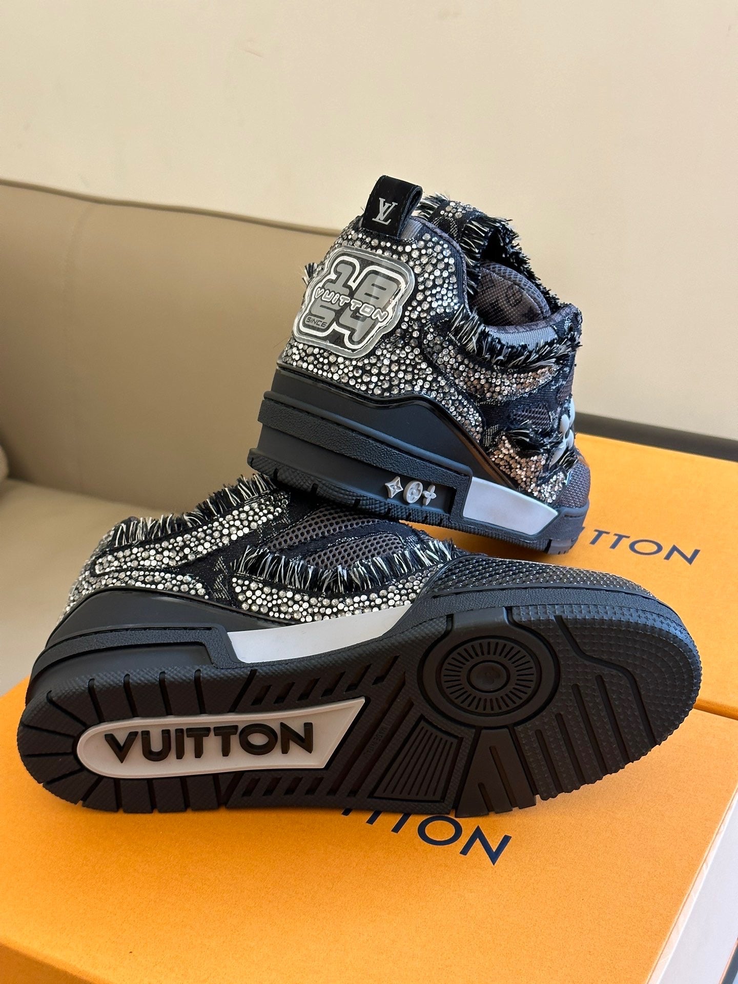 LOU TRAINERS
