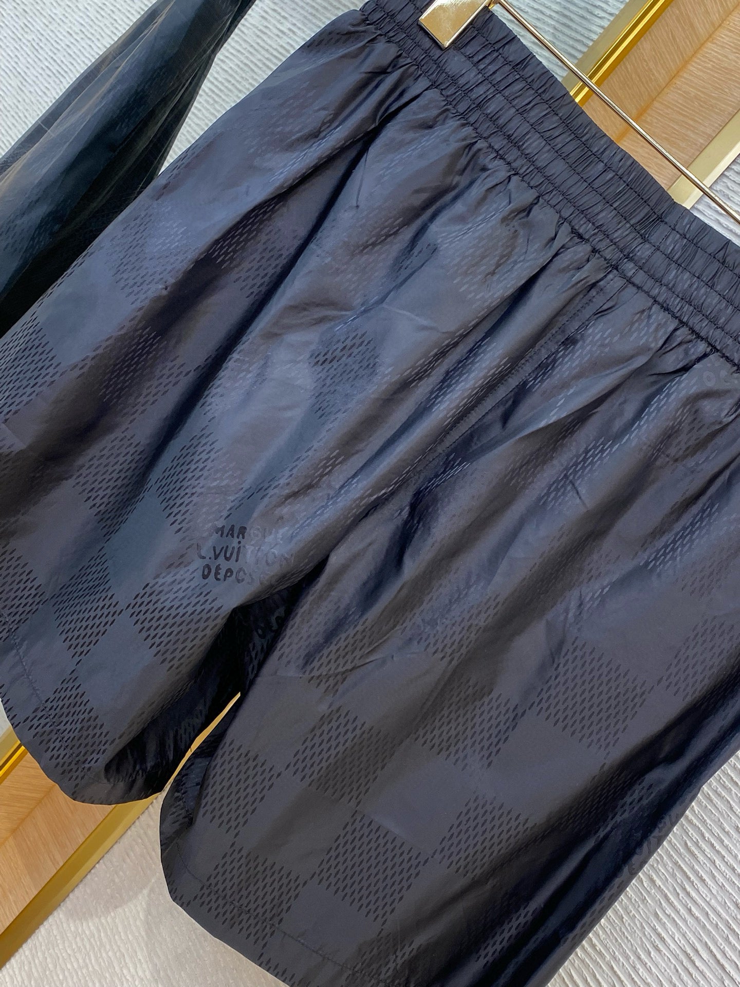 LOU SHORTS