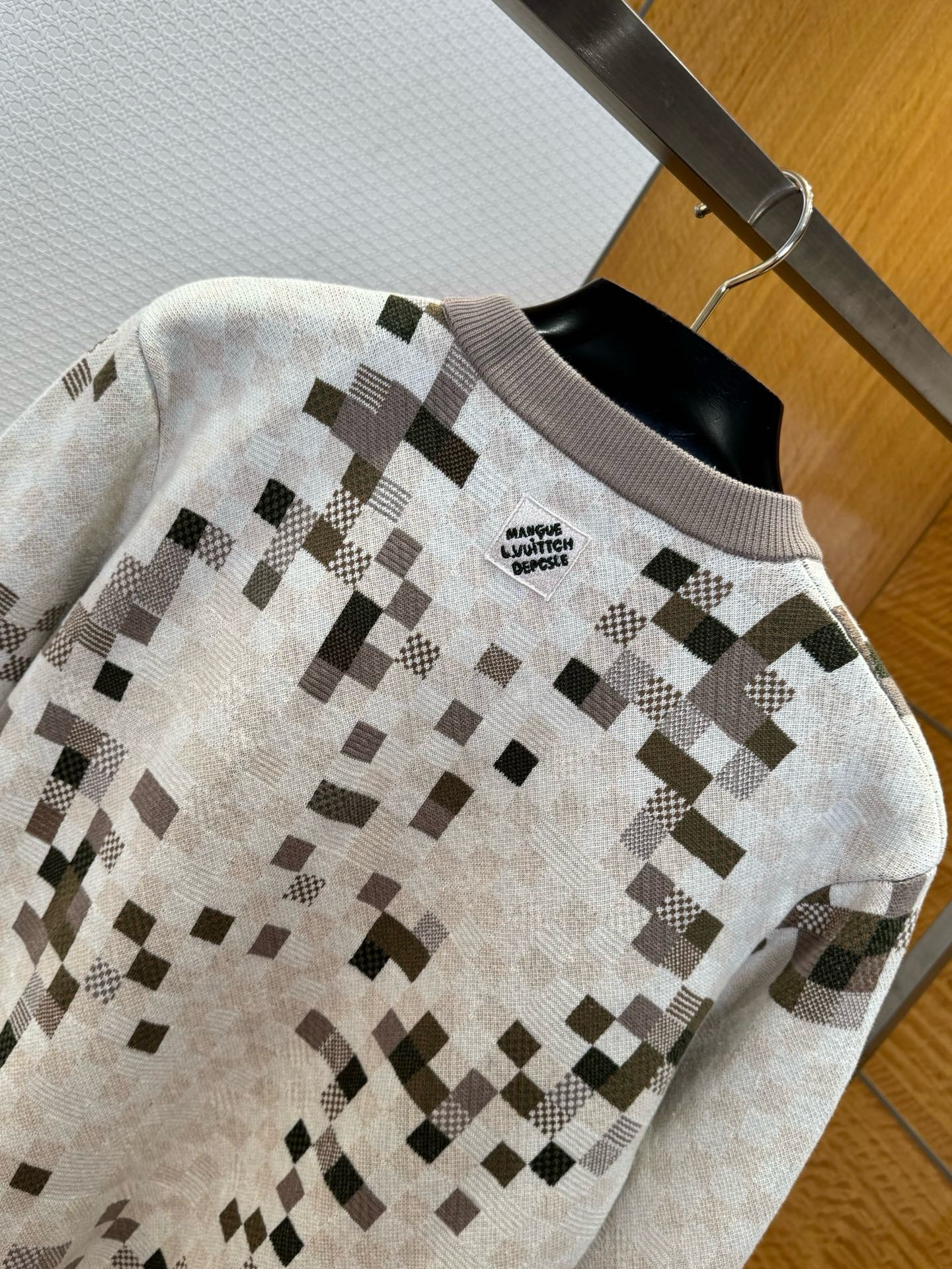 LOU SWEATSHIRT