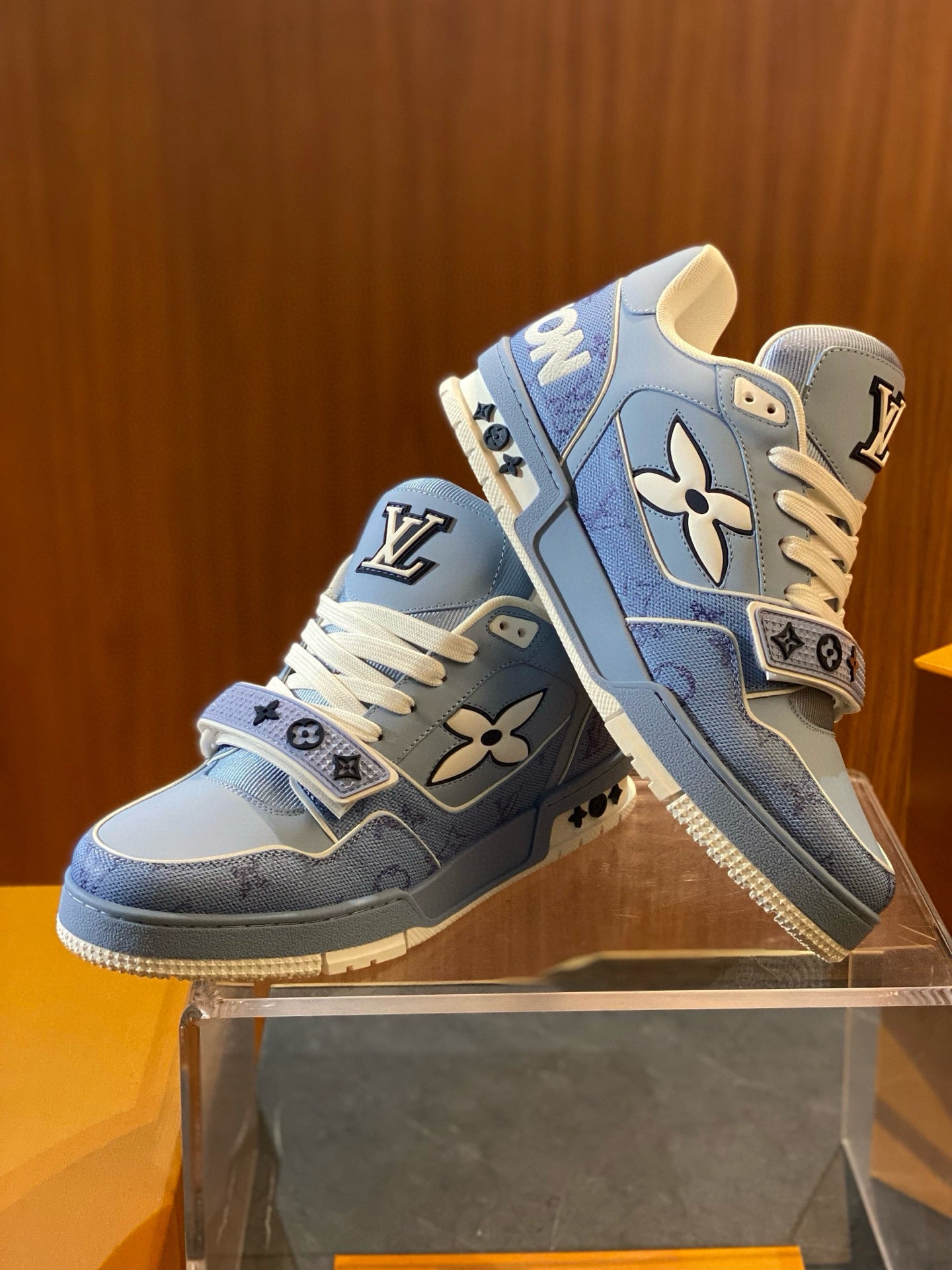 LOU TRAINERS
