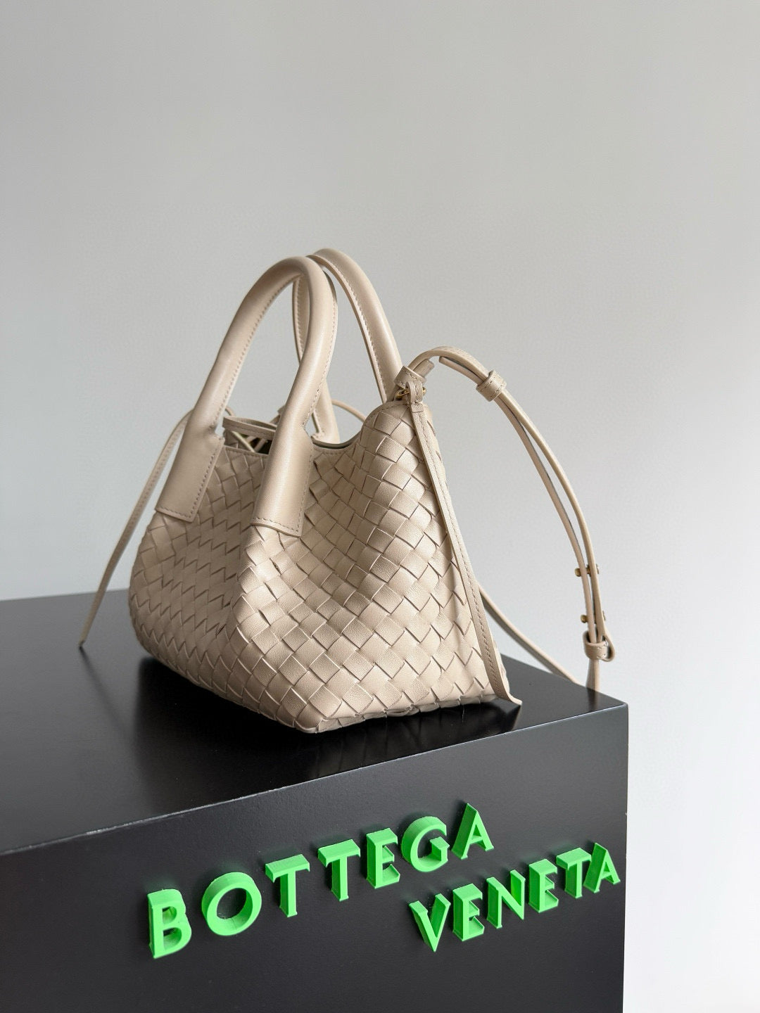 BOTT V SMALL PINACOTECA BAG