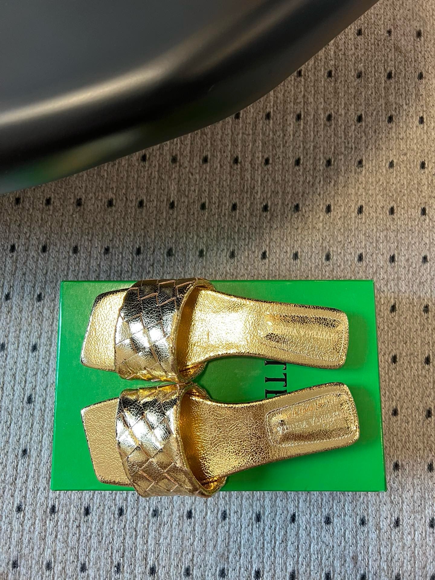 BOTT V SANDALS