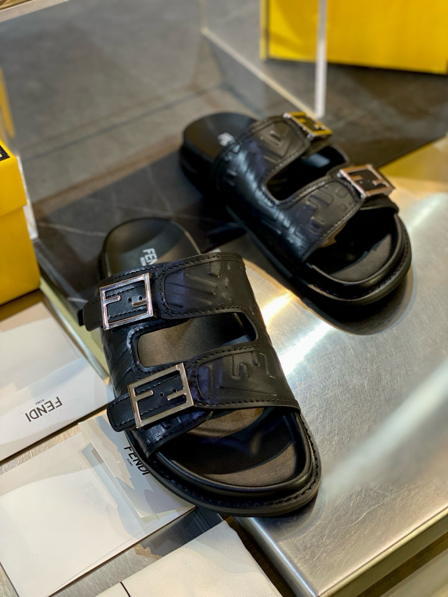 FEN SANDALS