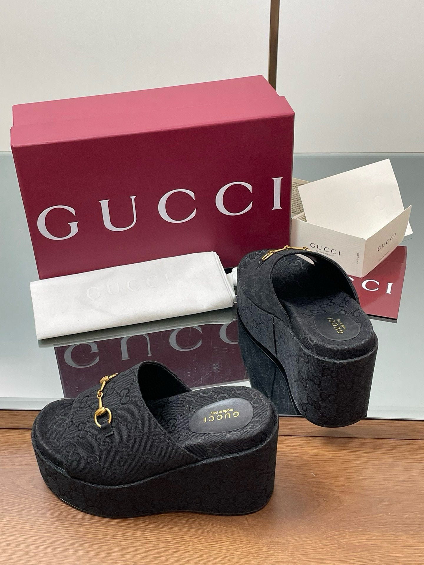 GG WEDGE SANDALS