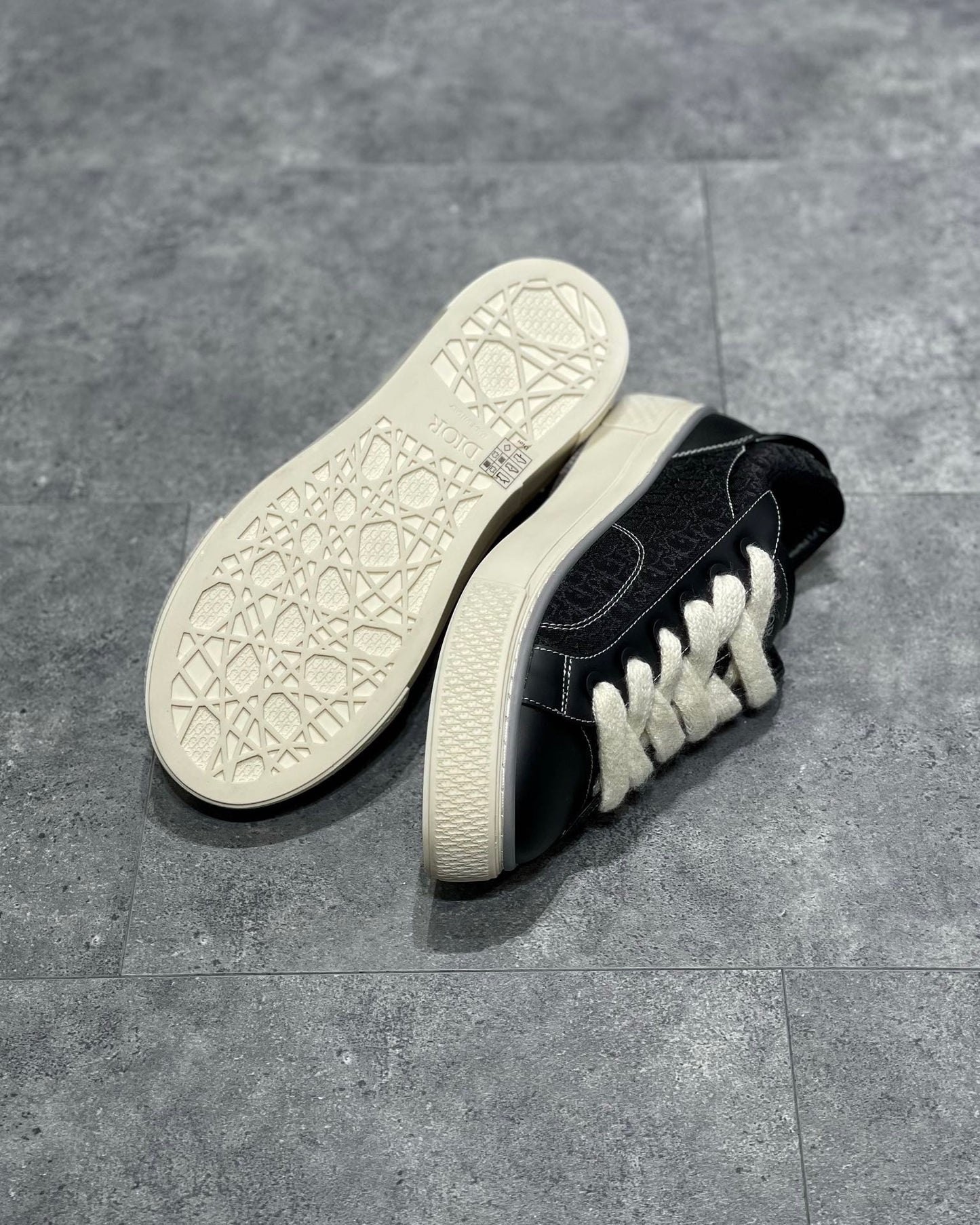 CD B33 SNEAKER