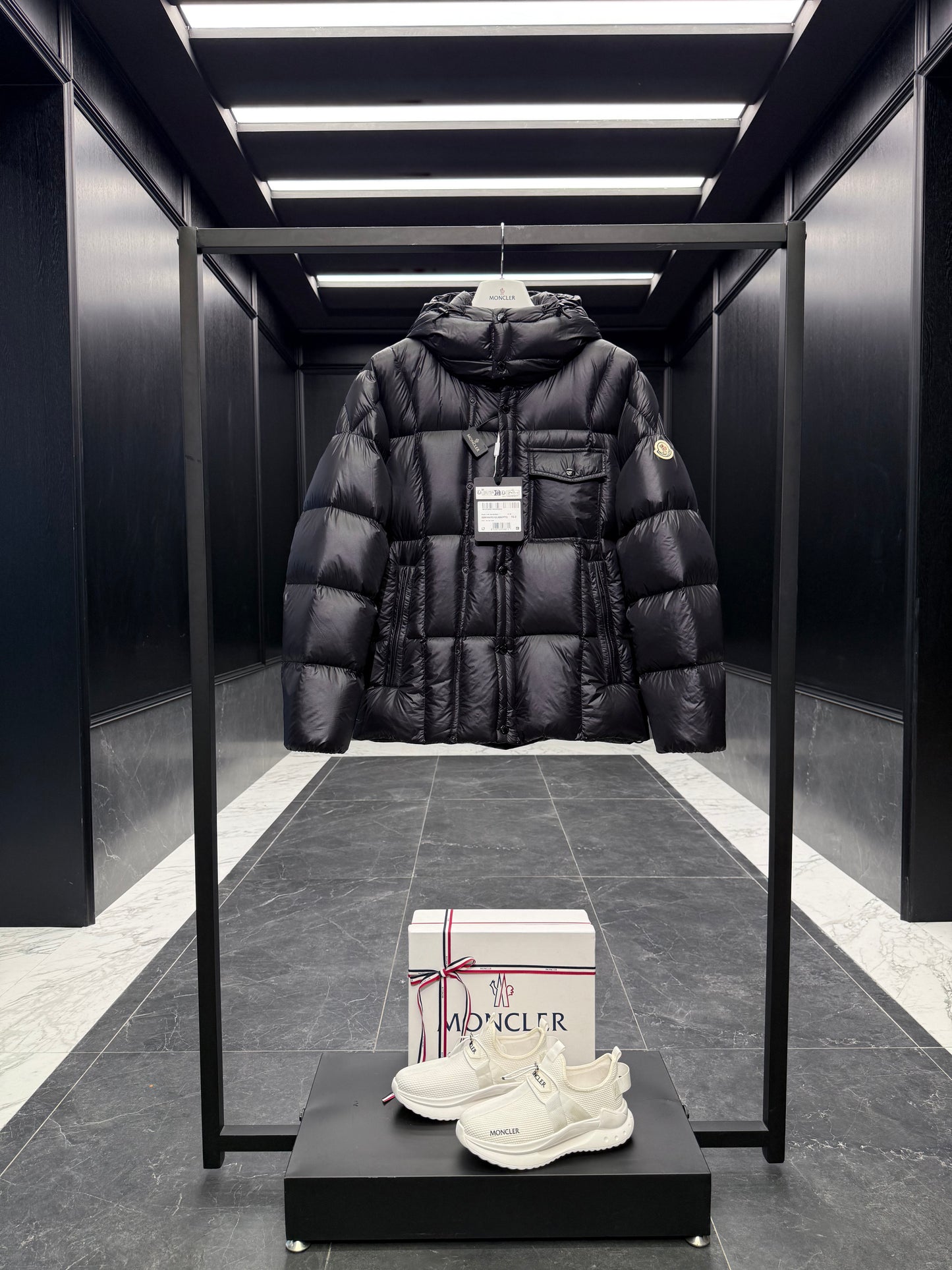 MONC SERFANTO JACKET
