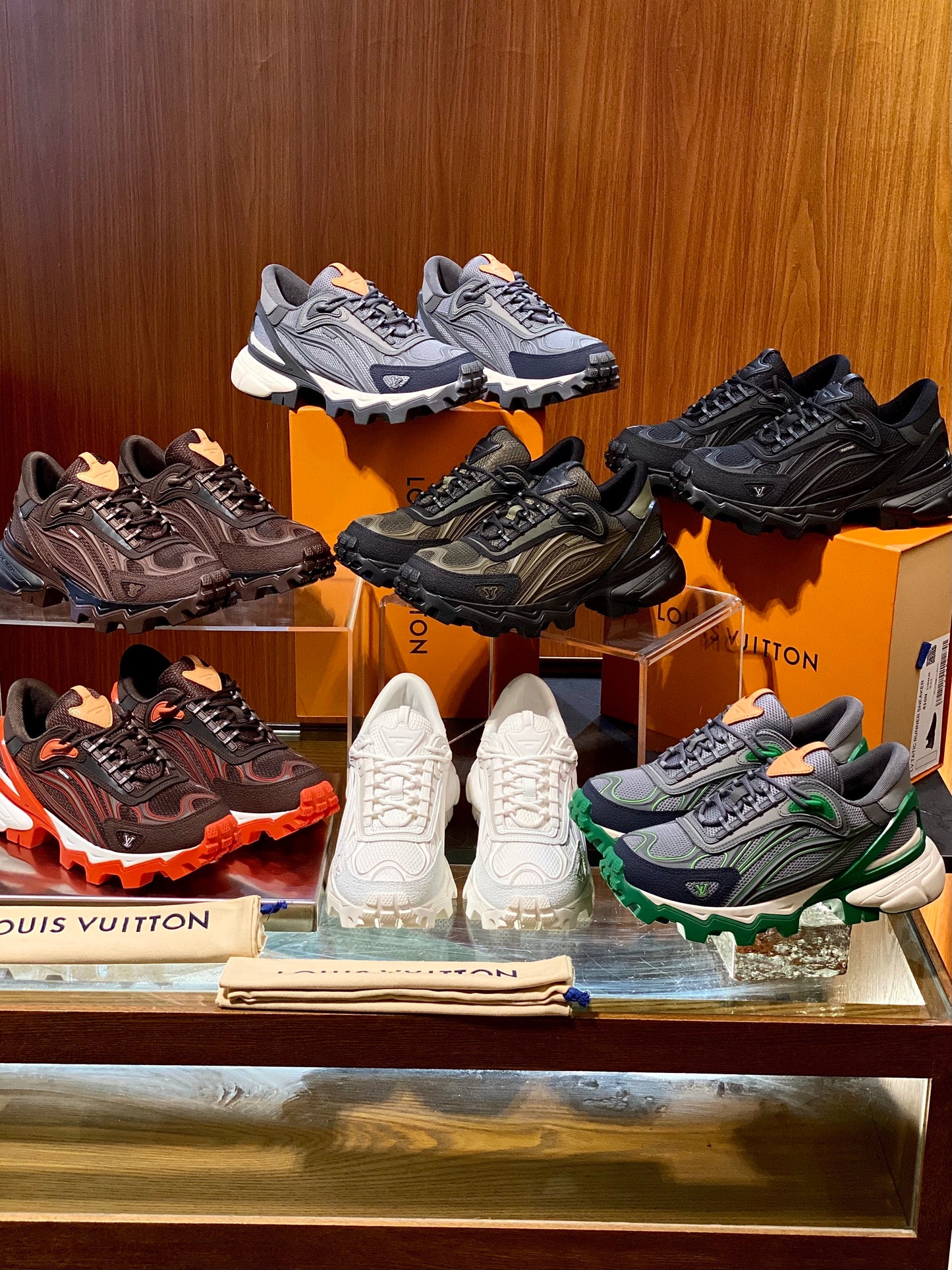 LOU SUMMIT SNEAKERS