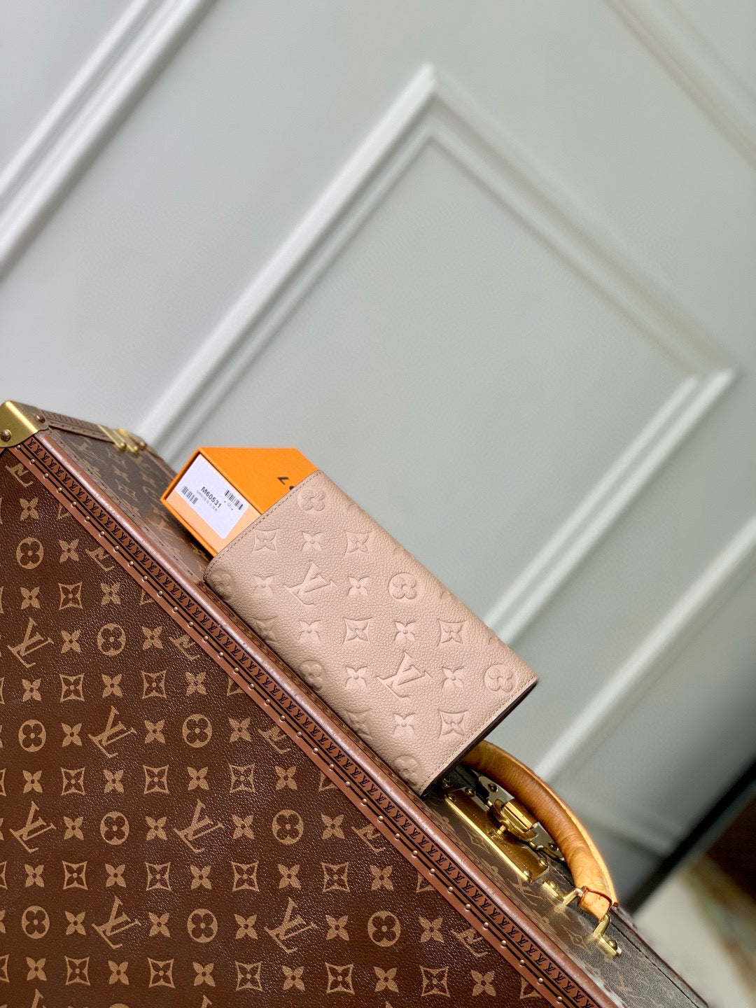 LOU SARAH WALLET