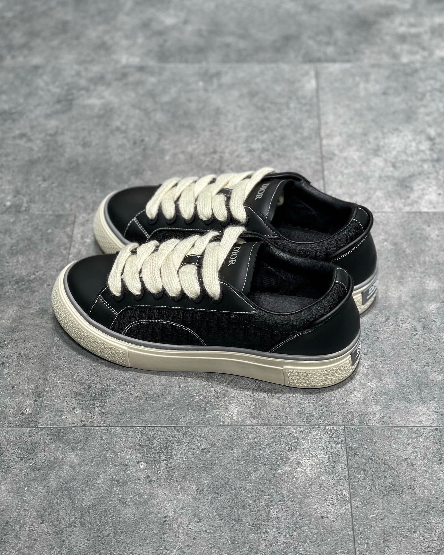 CD B33 SNEAKER