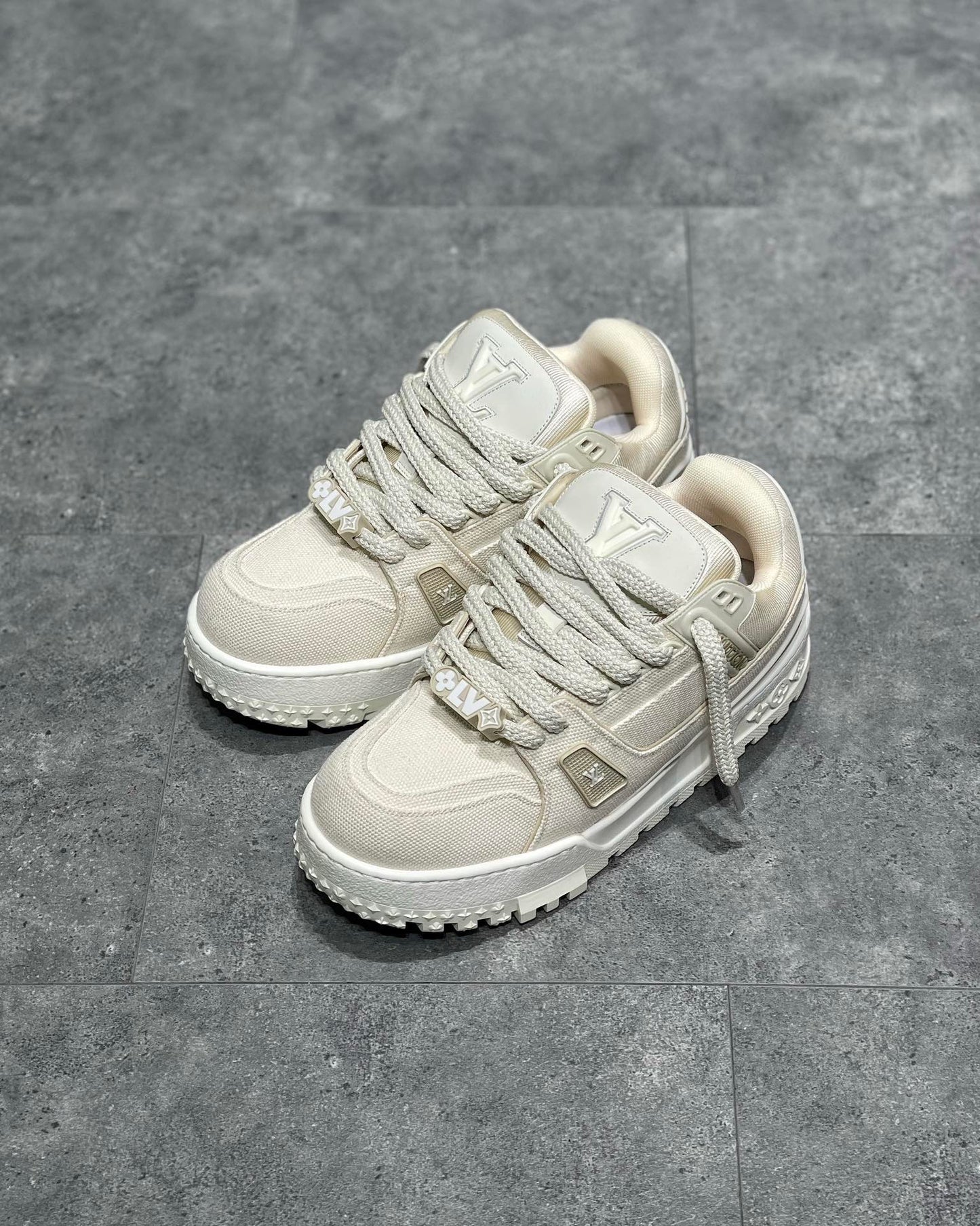 LOU TRAINERS